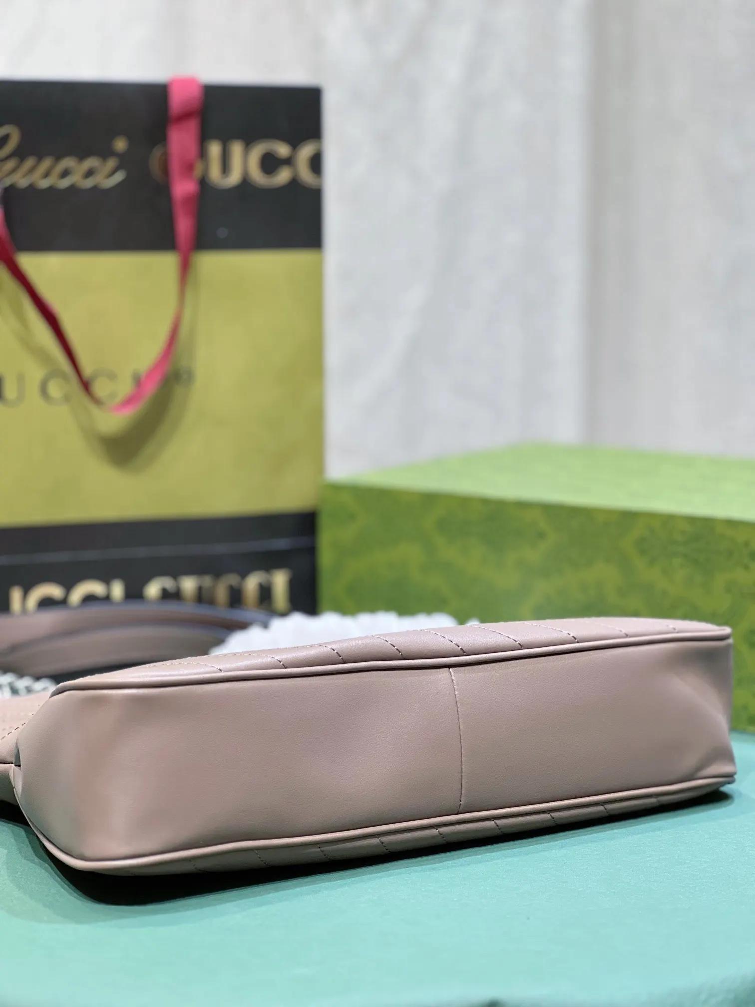 灰色 皮革 Gucci Blondie系列中号托特包 大容量托特款