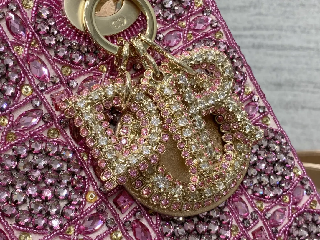 Dior 迷人优雅又气场十足 斜挎手拎也是女人味十足 經典 斜背包 輕便斜挎款