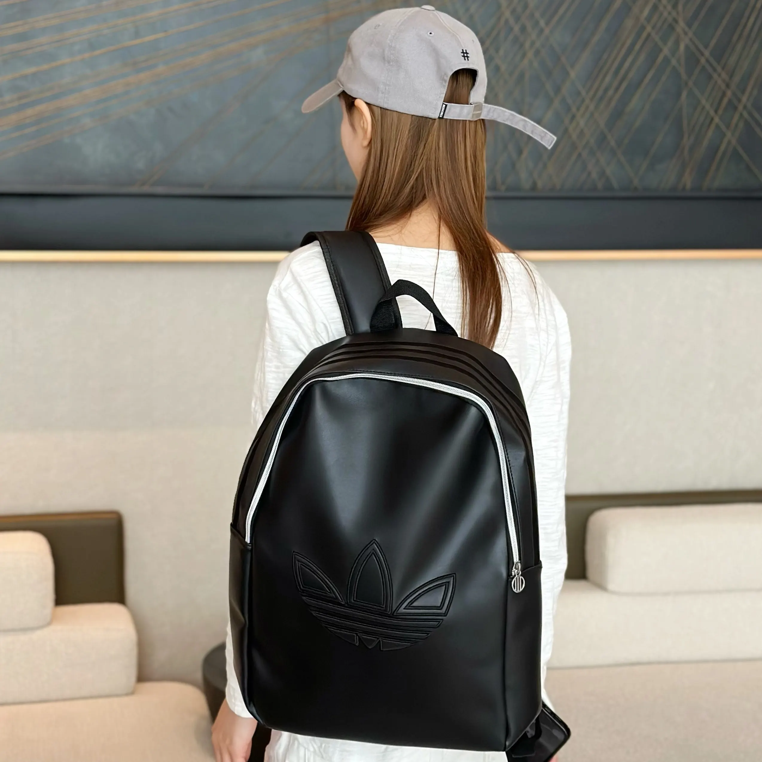 阿迪达斯Adidas双肩包单肩包学生书包 实用双肩款