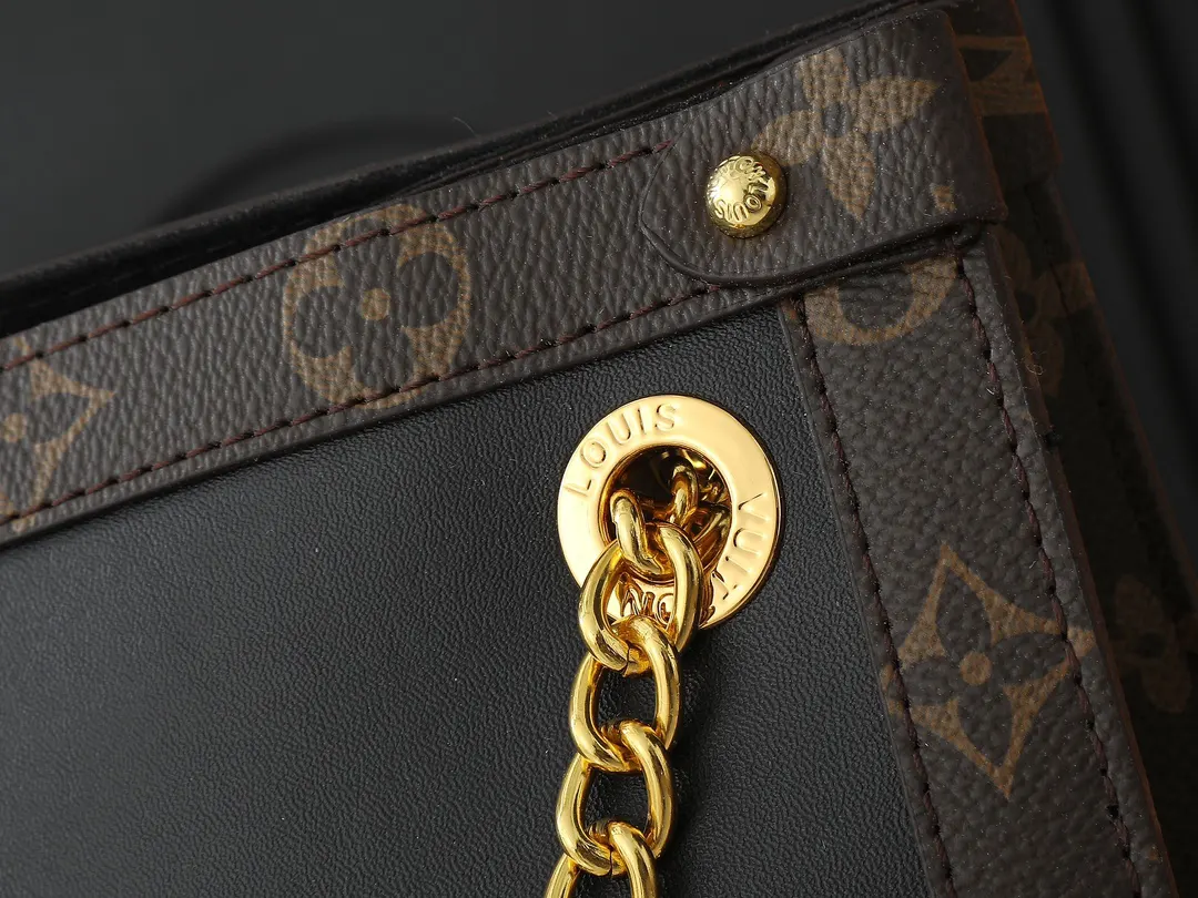 Chain Bag Leather