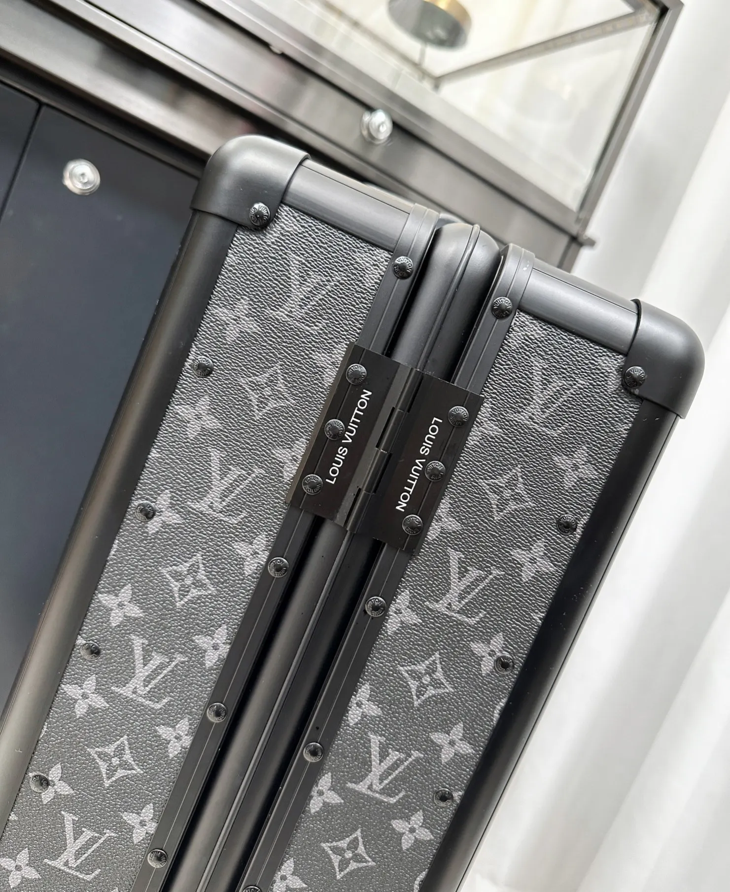 Black Monogram Suitcase Travel Lightweight Classic Image 6 Black Monogram Suitcase Travel Lightweight Classic Image 6