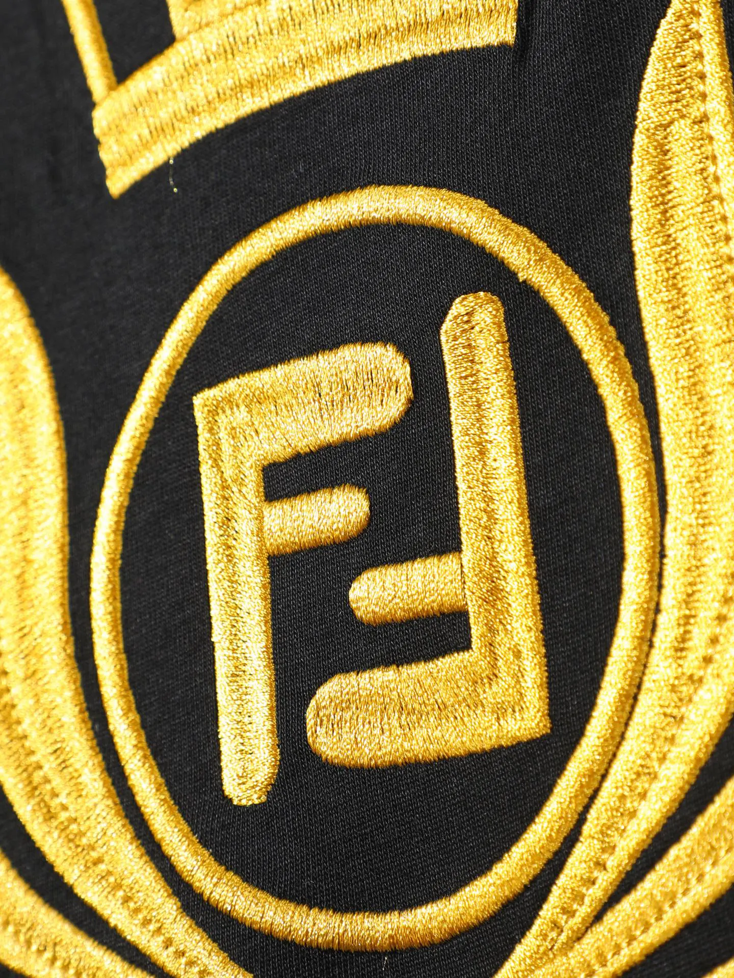 Fendi 2026 Spring Summer Logo Embroidery Short Sleeve T-Shirt Daily Versatile Style Image 5 Fendi 2026 Spring Summer Logo Embroidery Short Sleeve T-Shirt Daily Versatile Style Image 5