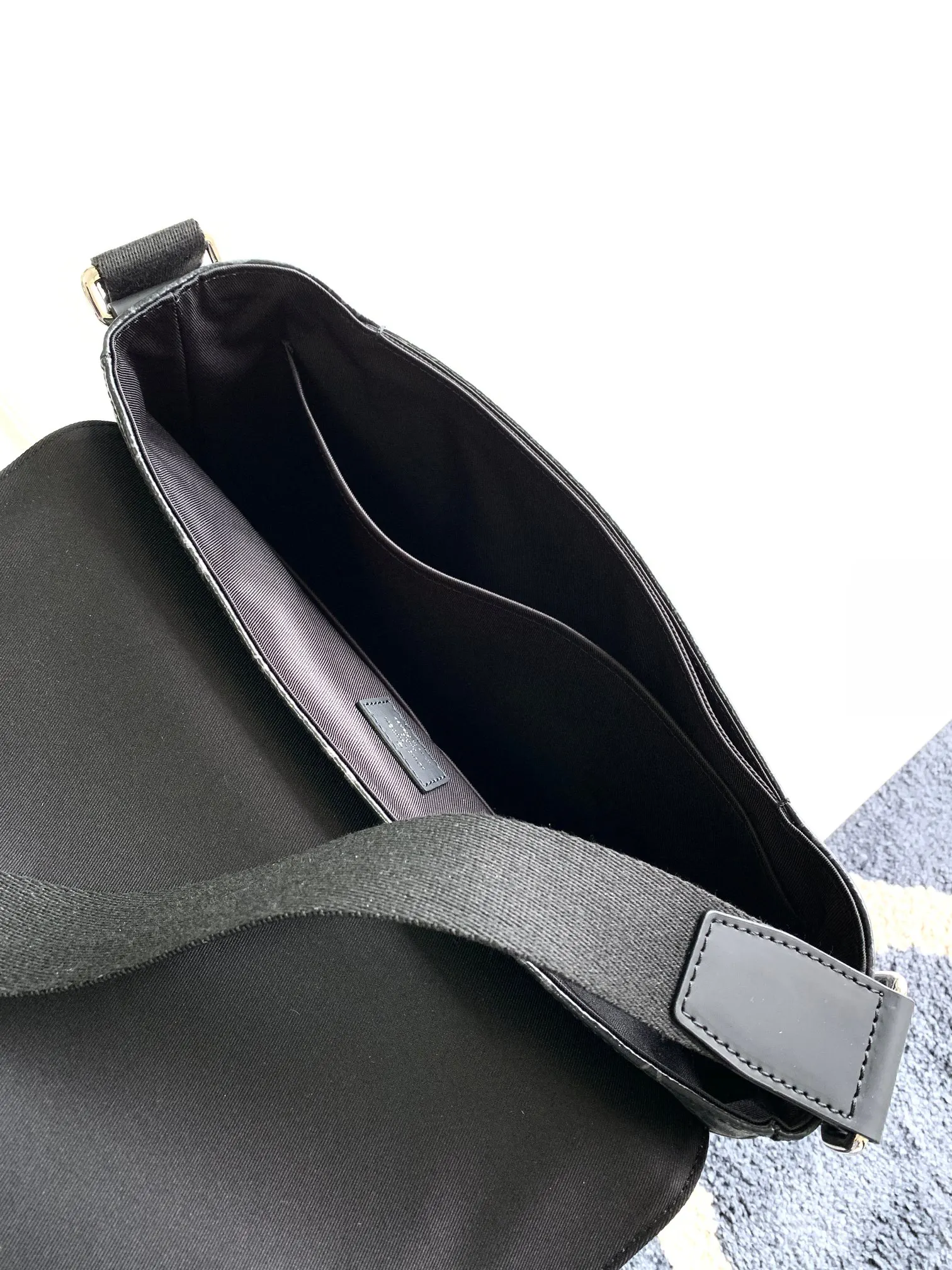 LV 黑灰压纹公文手提包 宽肩带斜挎款｜ORBUYBAG 嵐奢包高端時尚精品