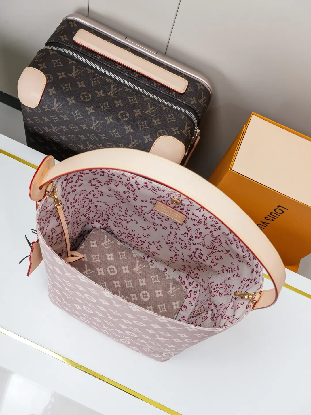 Louis Vuitton Bucket Bag Casual Leather
