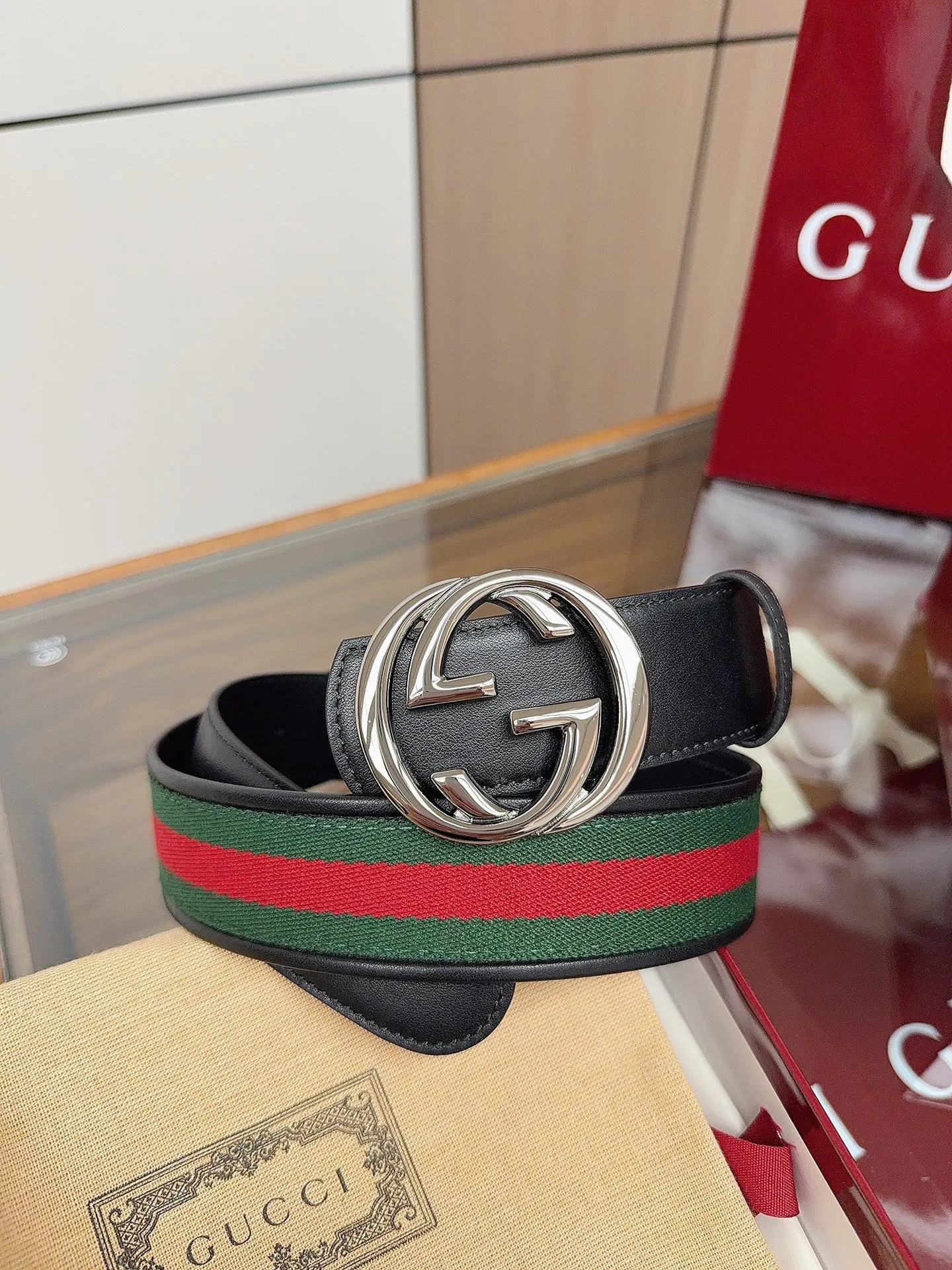 Gucci Double G Buckle Cowhide Belt