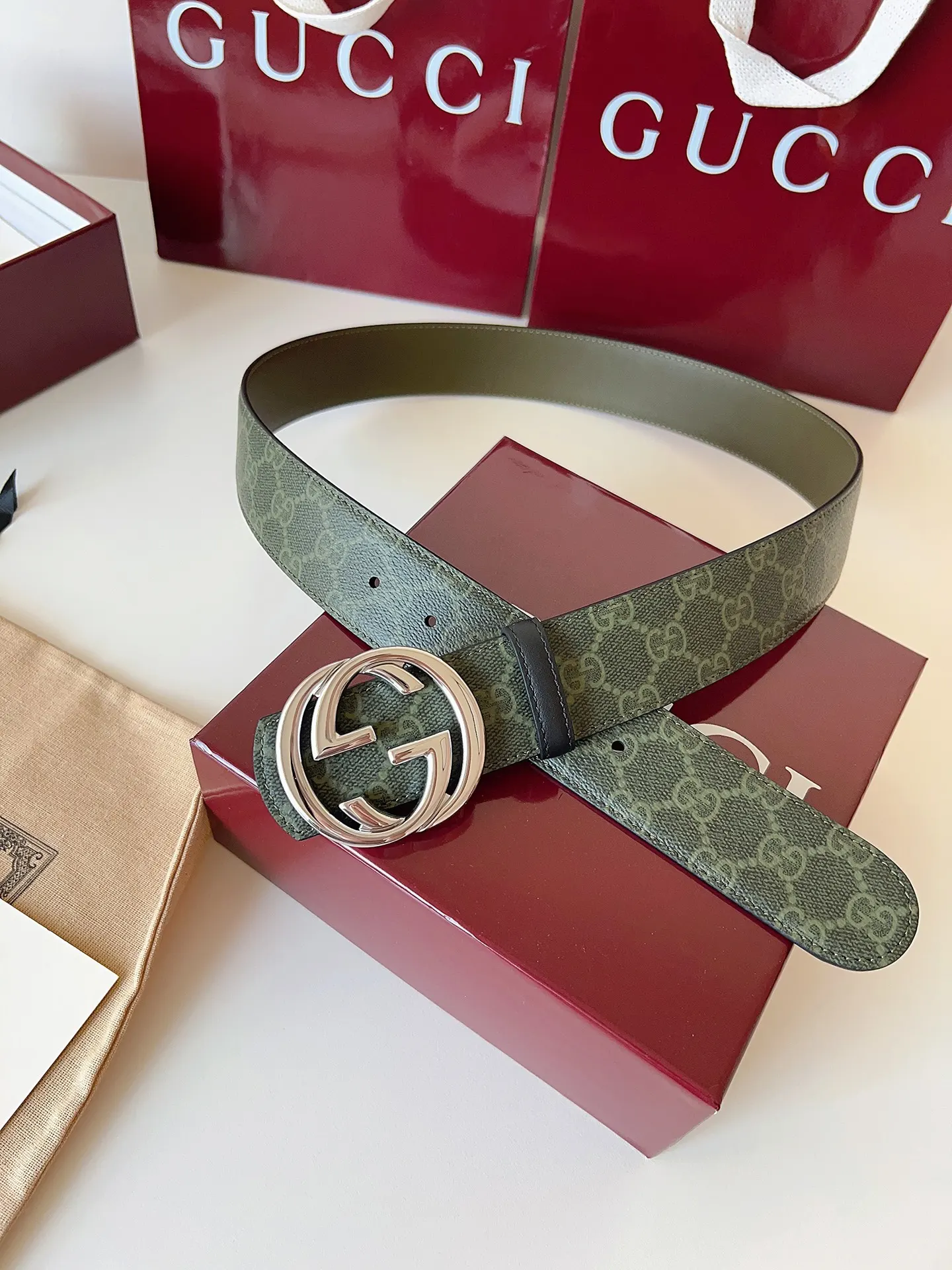 Gucci 双G扣牛皮腰带 绿色
