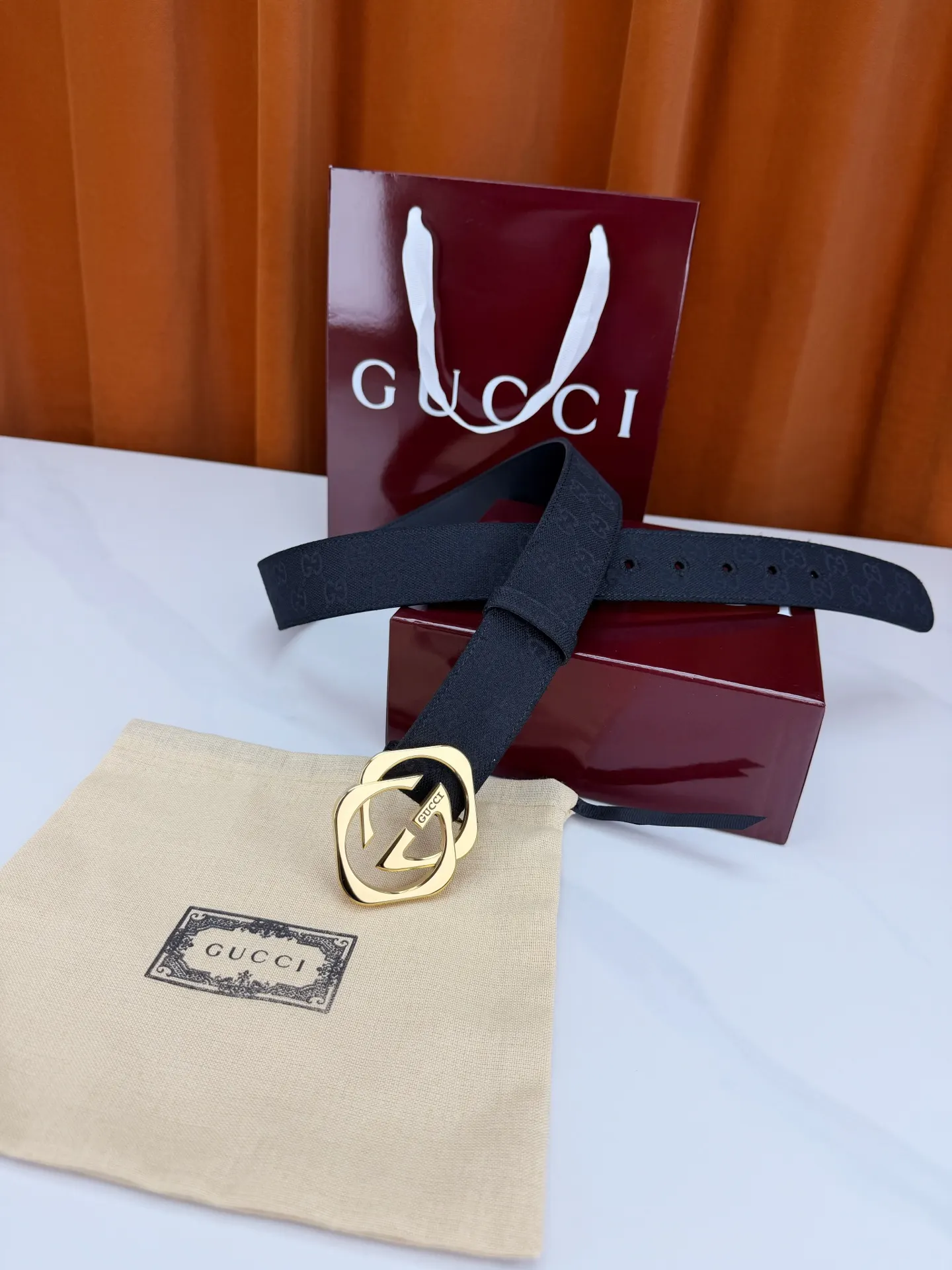 Gucci 双G扣牛皮双面腰带 商务休闲款 老花