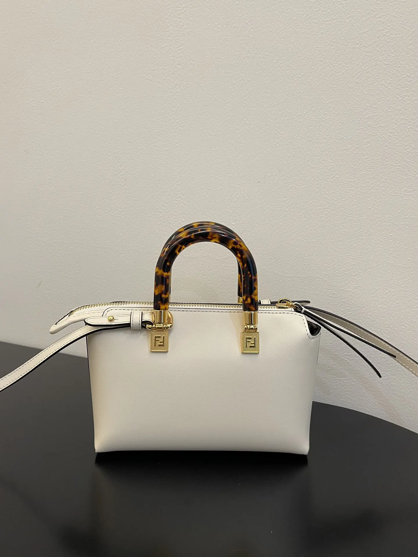 白色 小牛皮 白色全新Mini ByThe Way迷你包 包包拥有 手拿包 精致手拿款