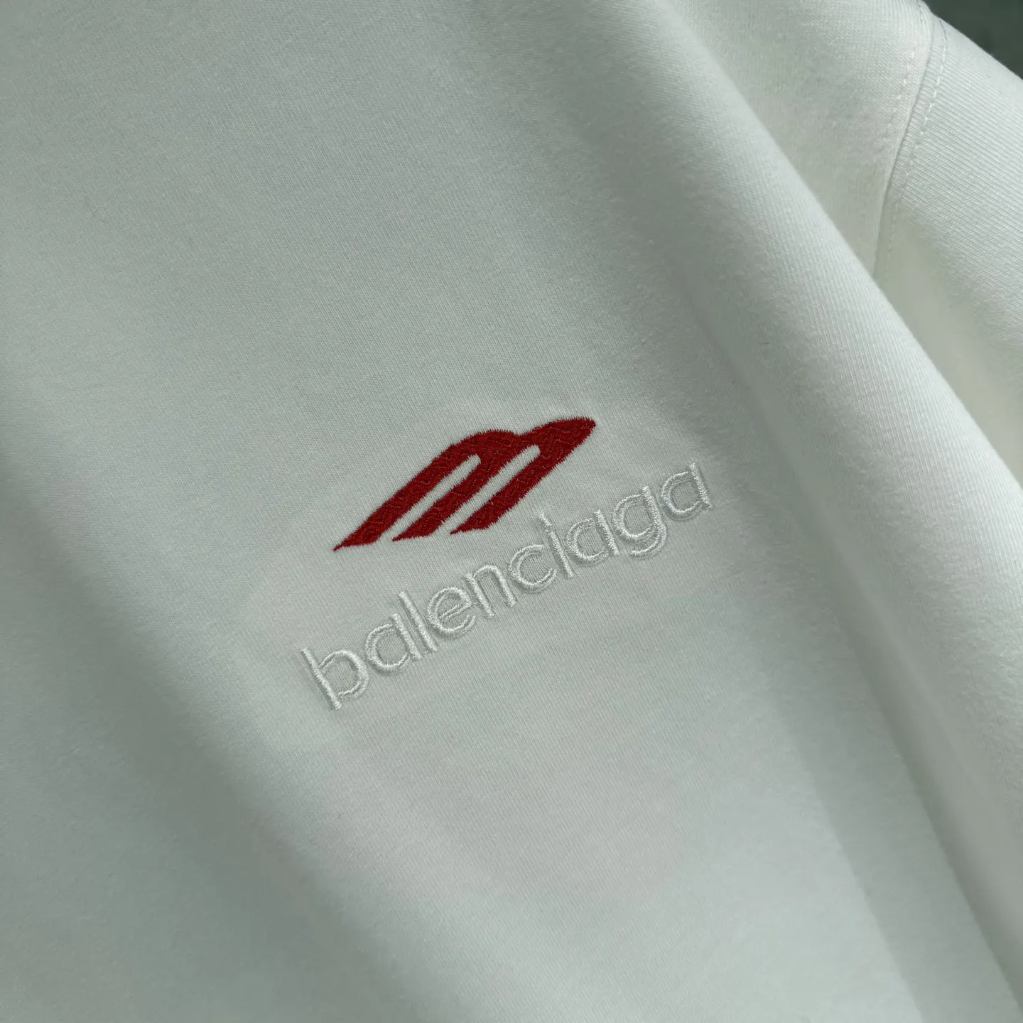Balenciaga 25SS 刺绣 纯棉 短袖T恤 街头休闲款