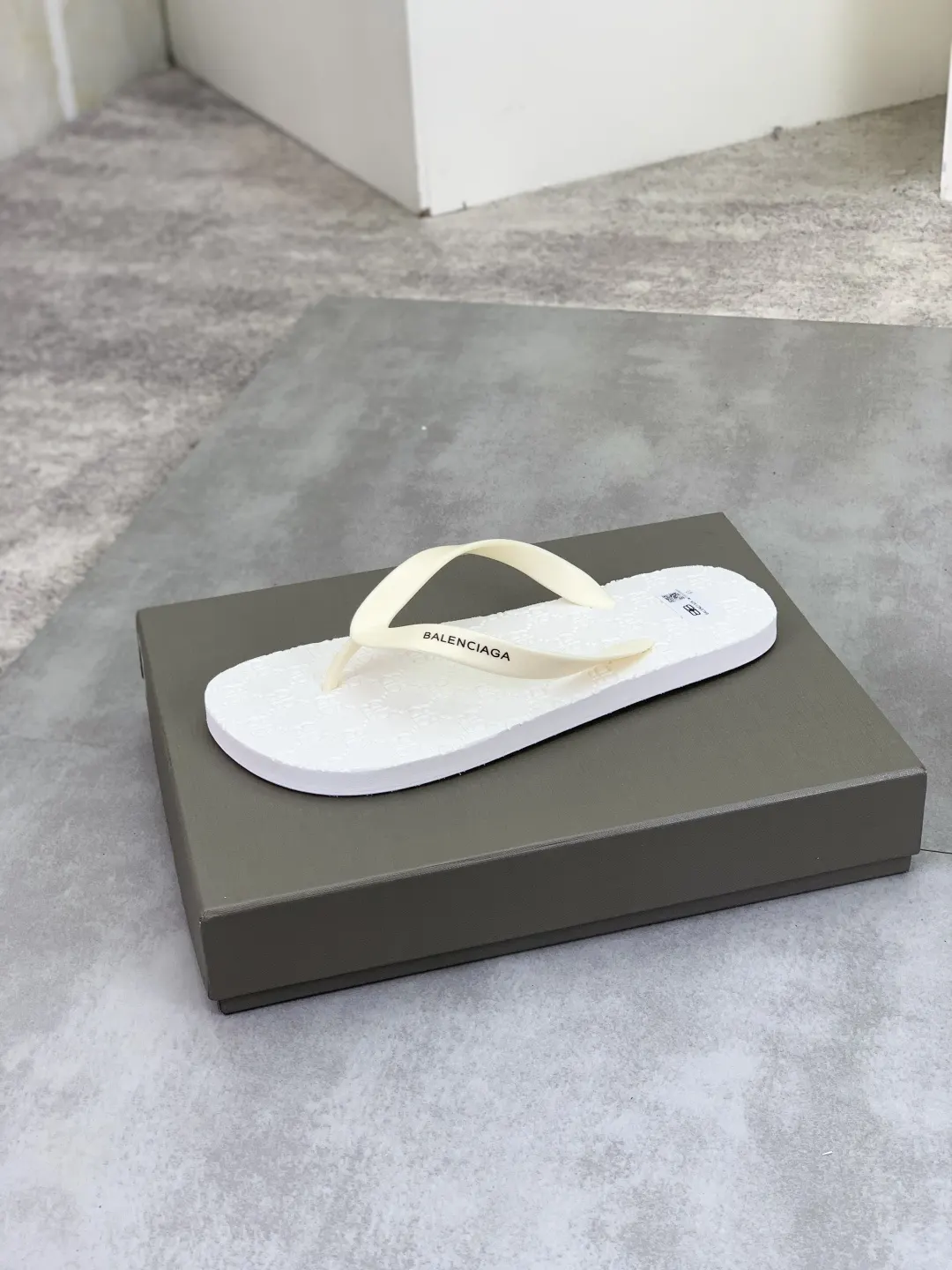 Balenciaga 拖鞋 休闲舒适