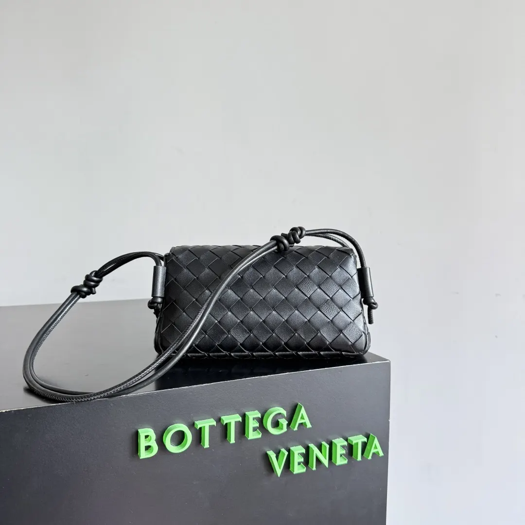 Bottega Veneta 手拿包 精致手拿款