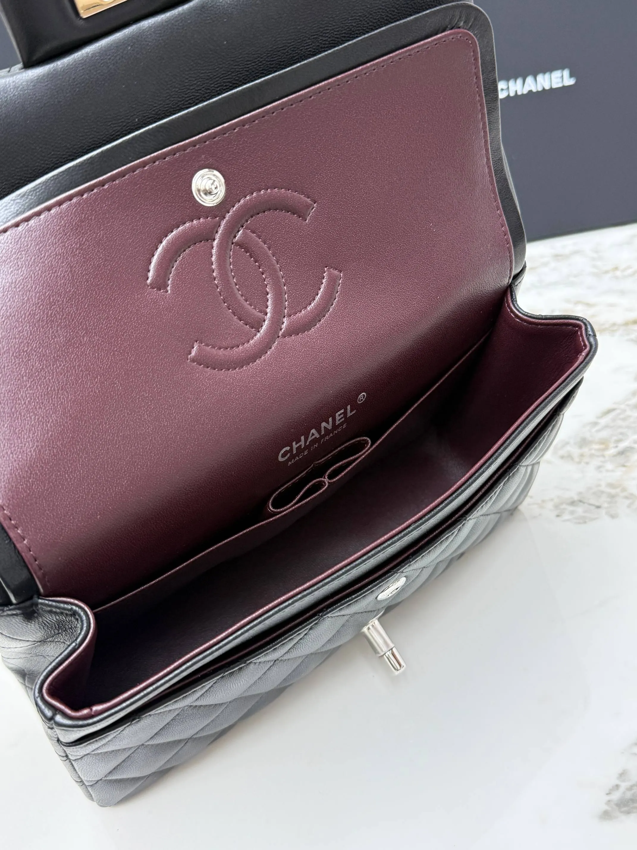 Audemars Piguet 银色 羊皮 链条包 精致链条款