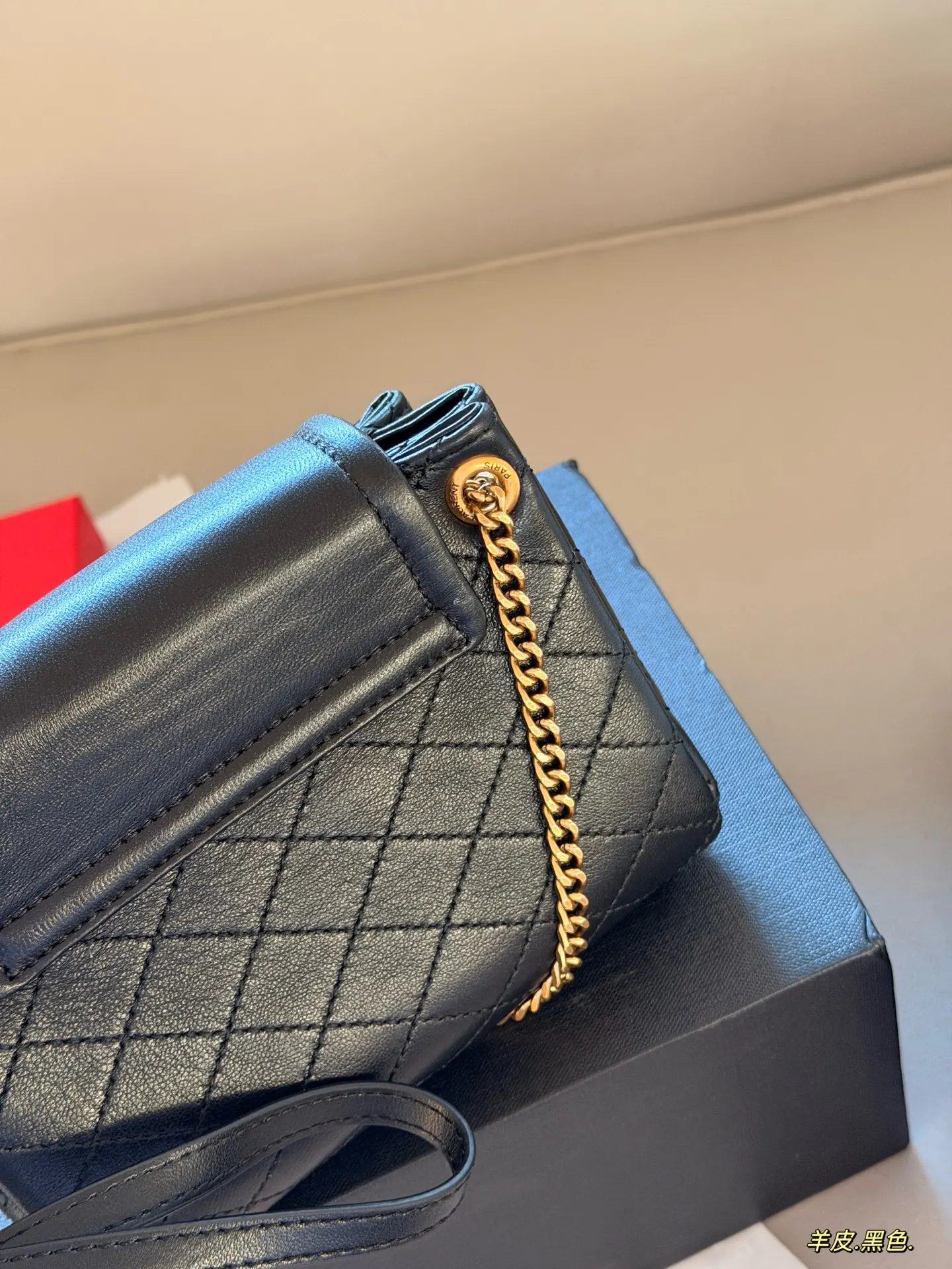 YSL 羊皮 盒 羊皮 mini 斜背包 輕便斜挎款(數字9) YSL 羊皮 盒 羊皮 mini 斜背包 輕便斜挎款(數字9)