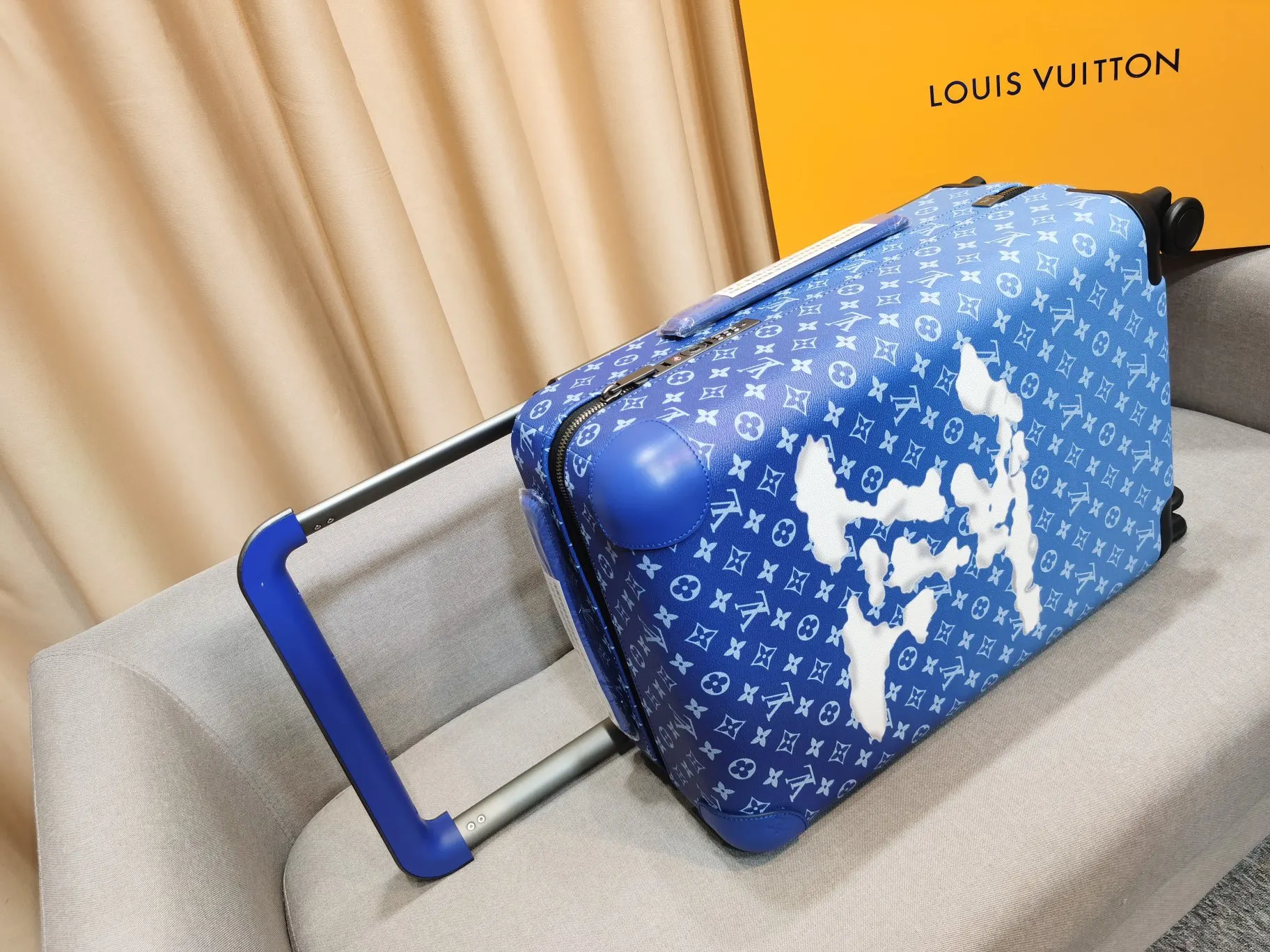 牛皮 lv HORIZON 四轮拉杆箱 行李箱 旅行拉杆款 輕便出行款(數字9) 牛皮 lv HORIZON 四轮拉杆箱 行李箱 旅行拉杆款 輕便出行款(數字9)