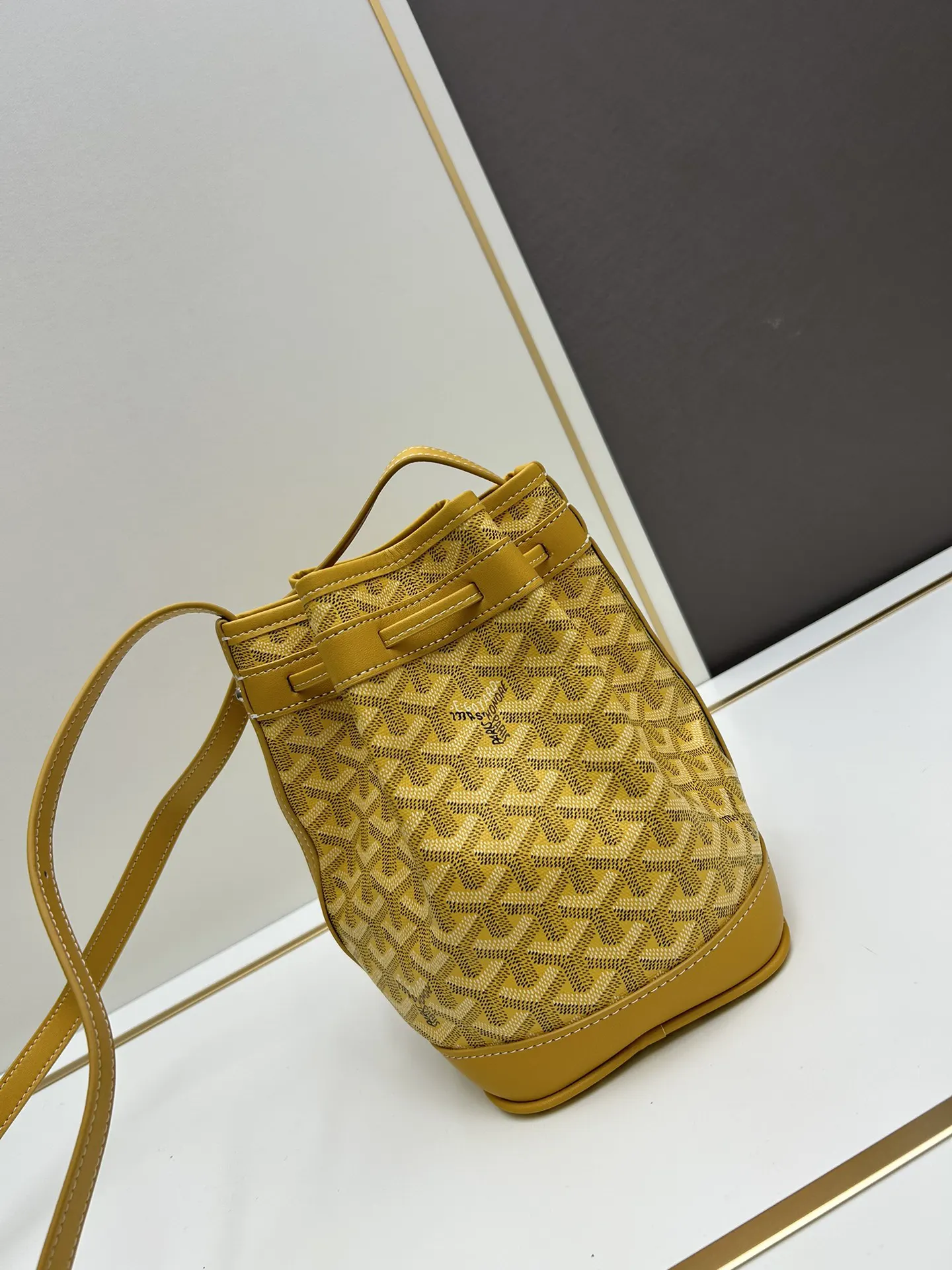 Goyard 皮革 批 Petit Flot戈雅 水桶包突出其模块 休闲水桶款