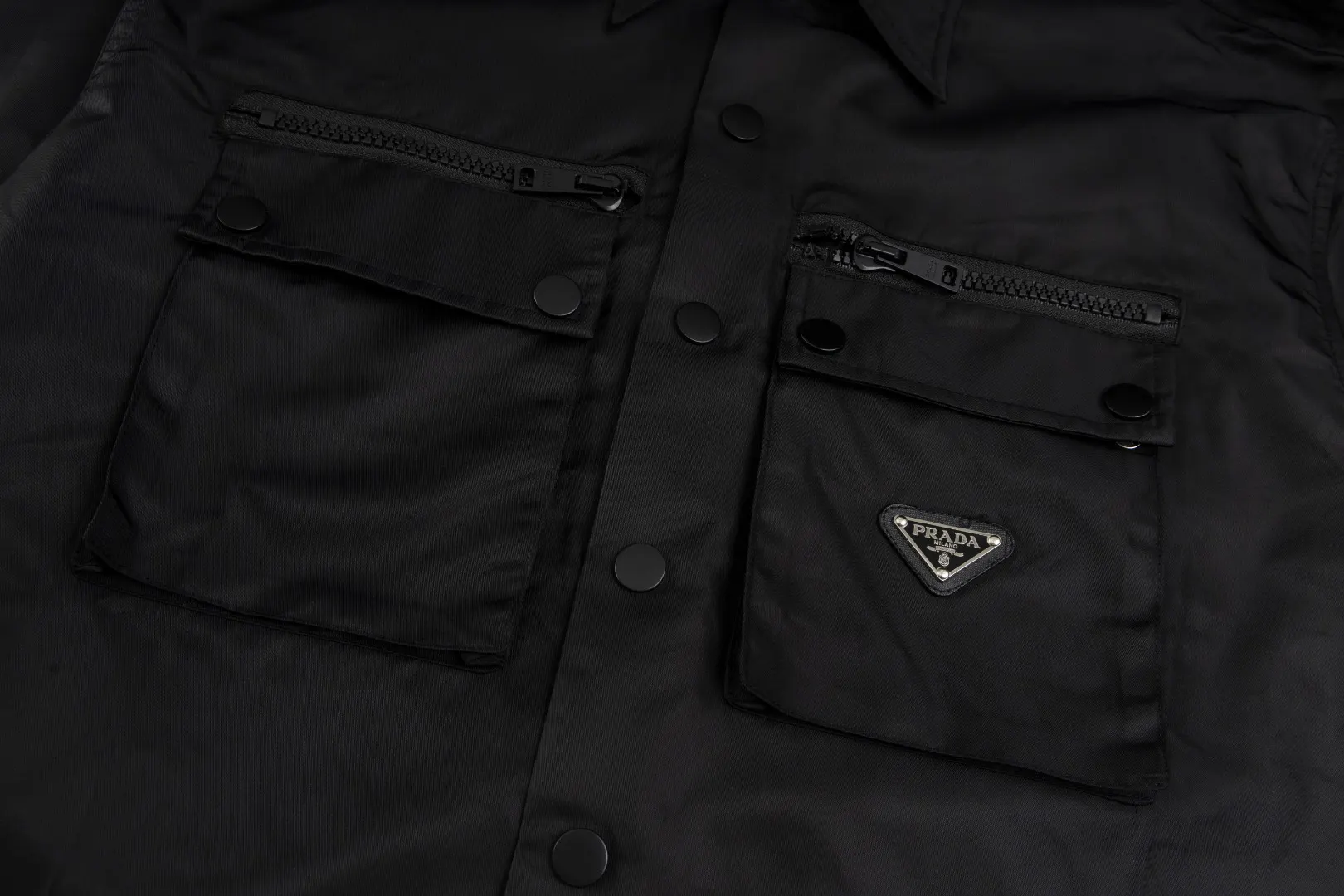 PRADA P6713 Re-Nylon尼龙 三角标 衬衫 休闲百搭款