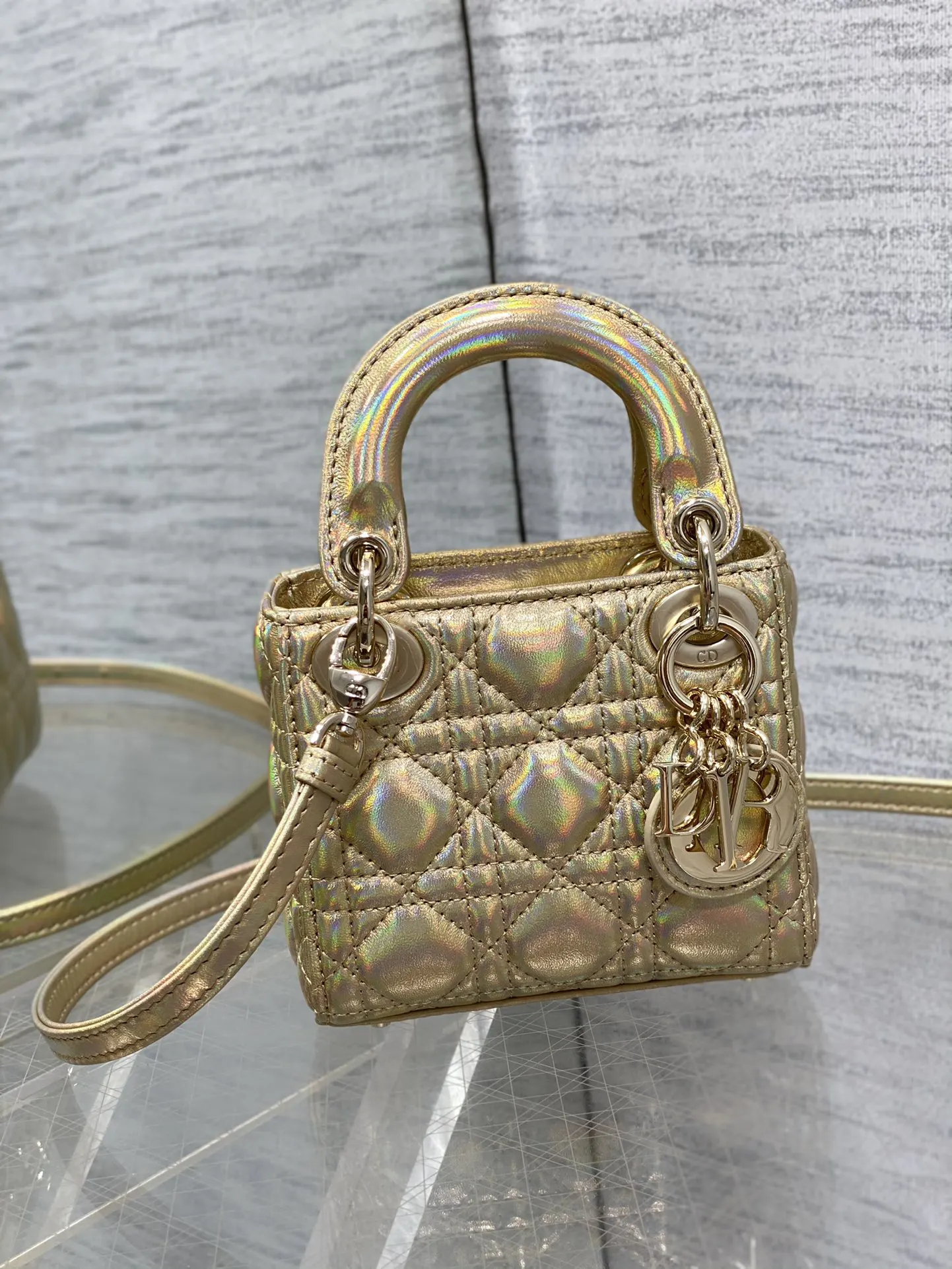 羊皮 香槟金 Lady最新micro系列 一只什么都装不下 旅行袋 大容量旅行款