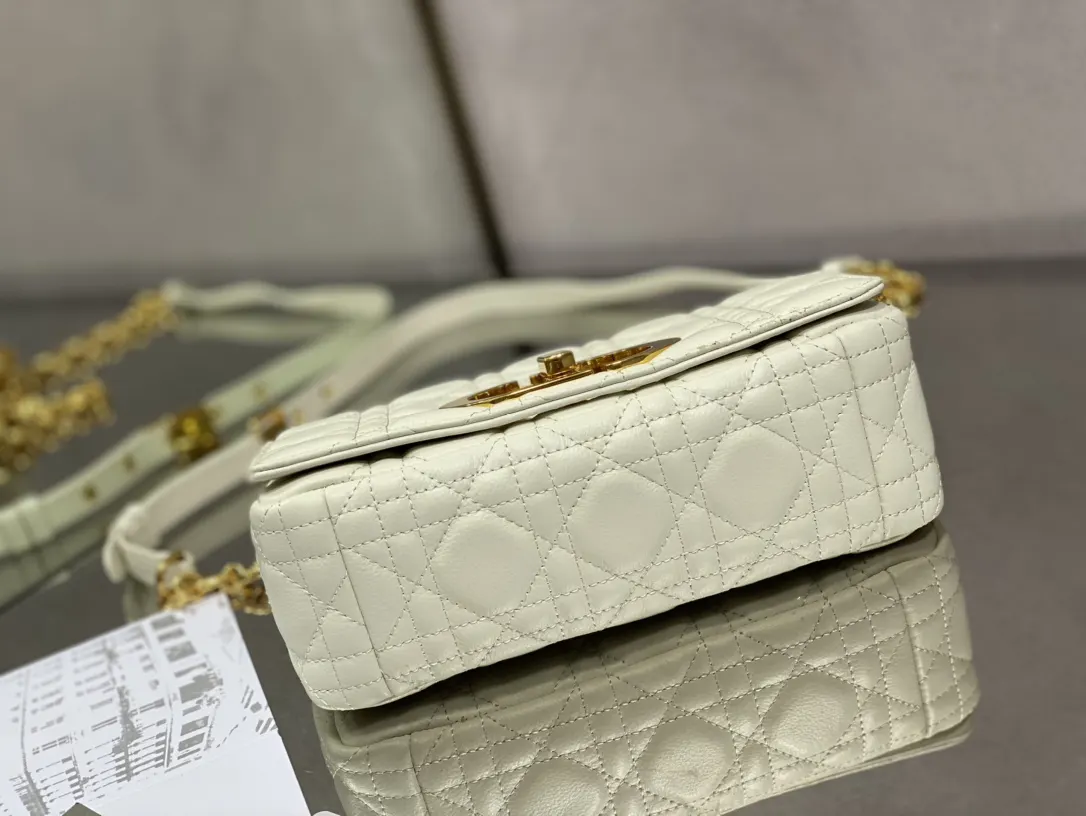 Dior Caro 奶白小牛皮链条包 简约斜挎