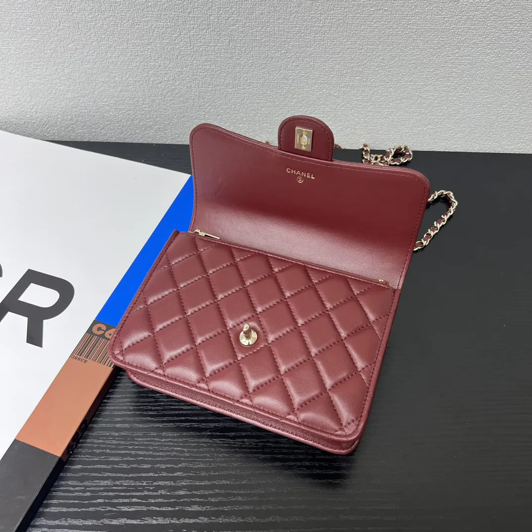 CHANEL 酒红色小牛皮手提包 金链款