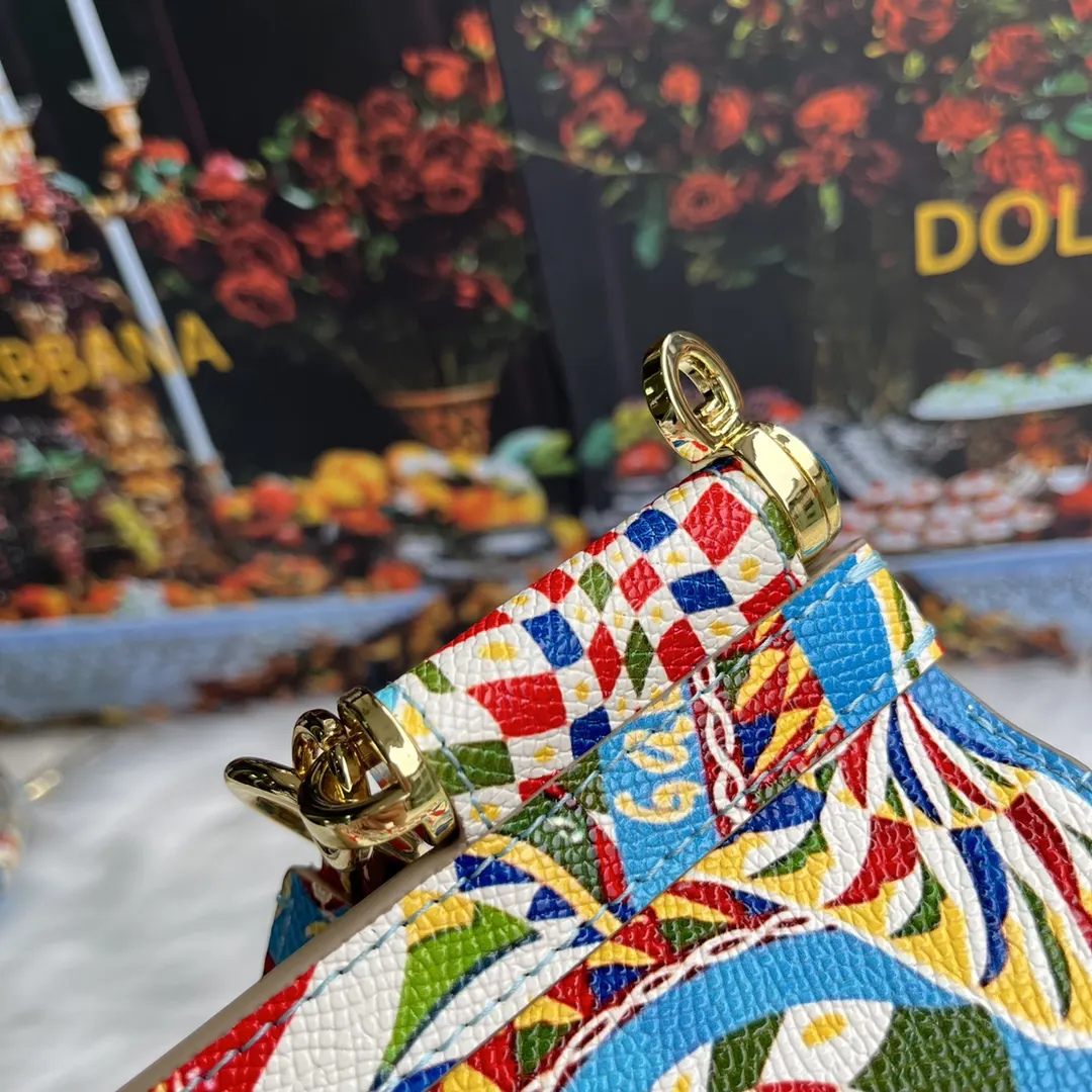 牛皮 Dolce Gabbana 牛皮印花 可 斜背包 輕便斜挎款