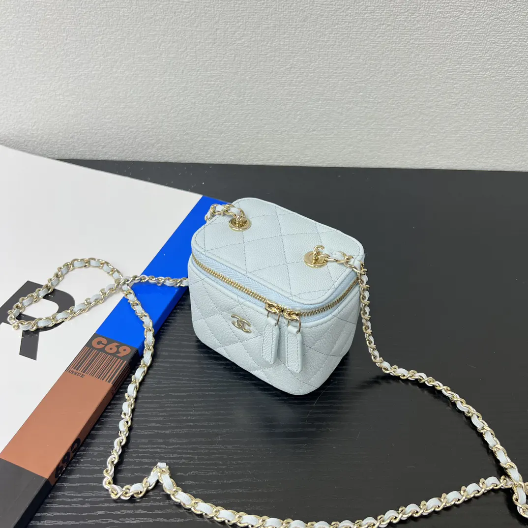 CHANEL 棕色鱼子酱牛皮翻盖链条包 金扣款