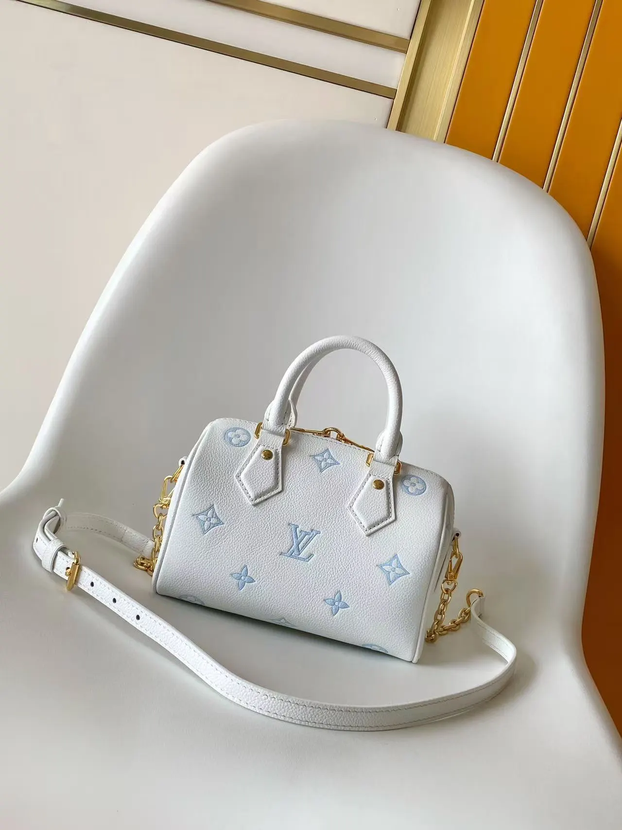 LV Speedy 黑色 奶白 牛皮 斜挎包 轻便斜挎款