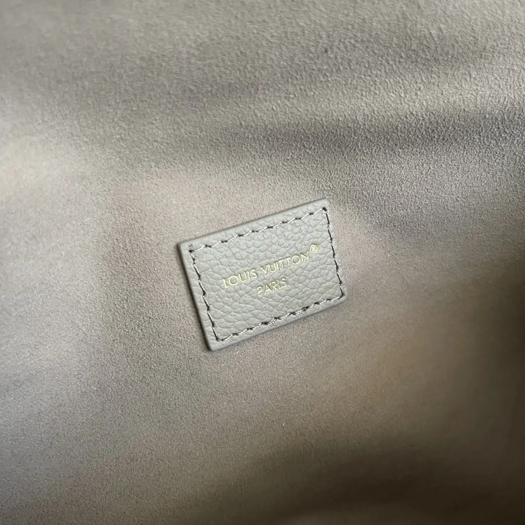 Audemars Piguet 黑色 杏色 牛皮 链条包 精致链条款