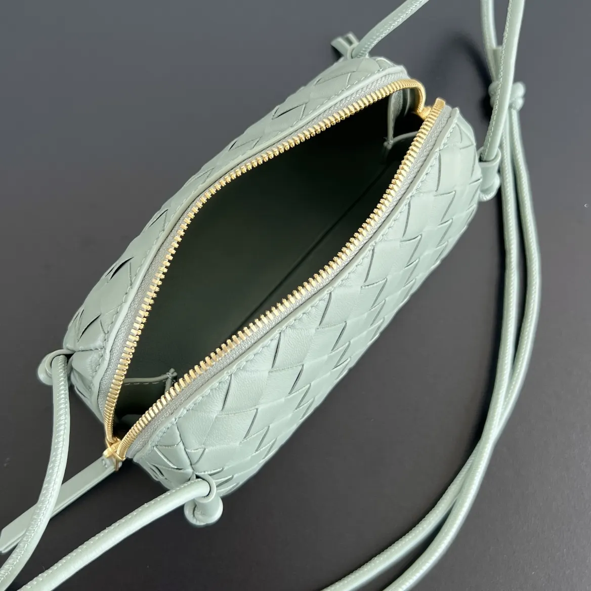 Bottega Veneta 腋下包 復古腋下背款