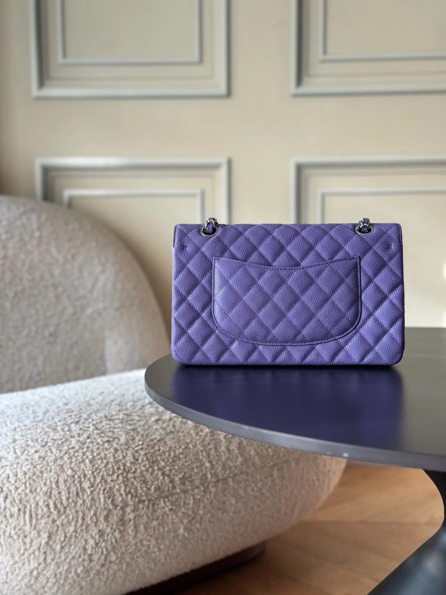 Chanel 紫色鱼子酱牛皮翻盖链条包 金扣