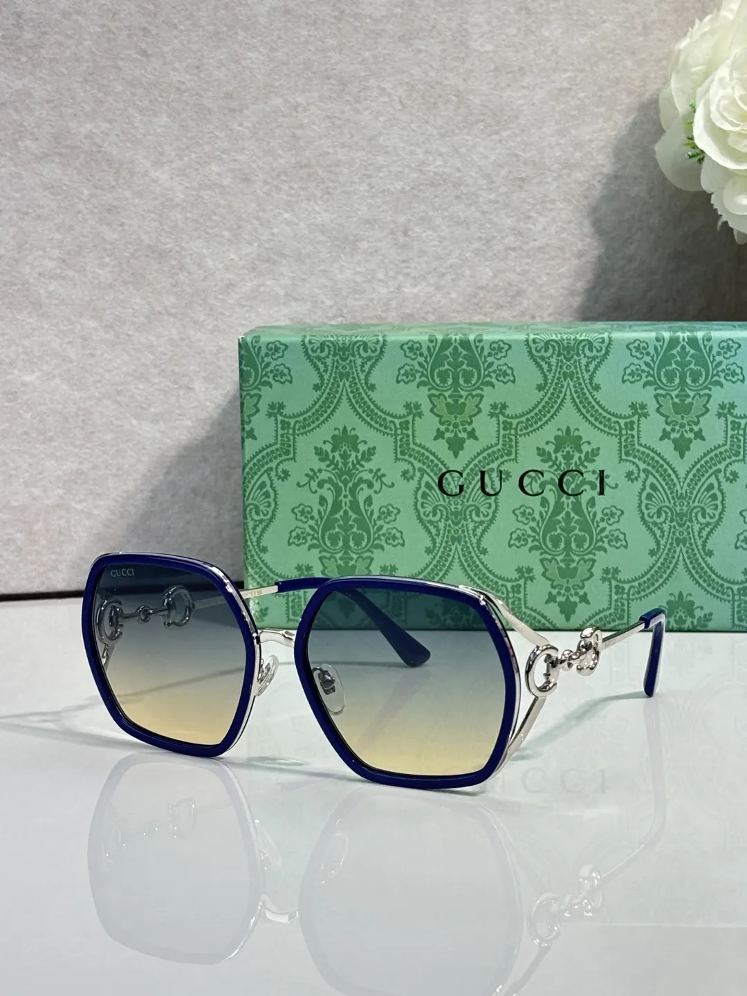 Gucci 红色 太阳镜