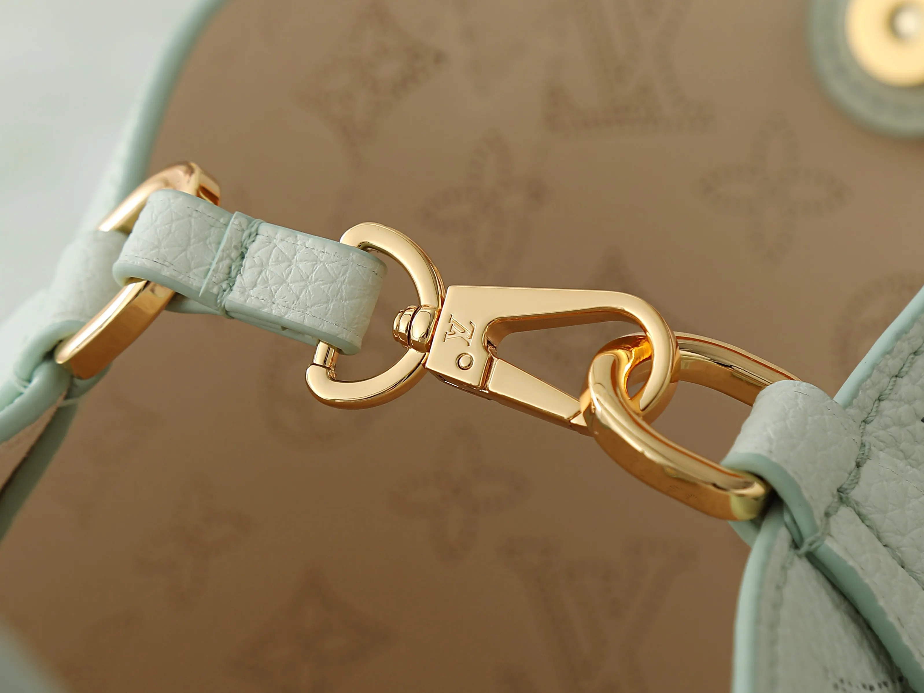 LV tote bag, large-capacity commuter model Image 10