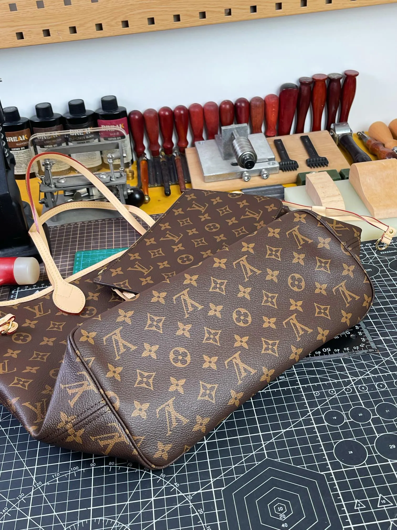 Neverfull 牛皮 托特包 大容量托特款