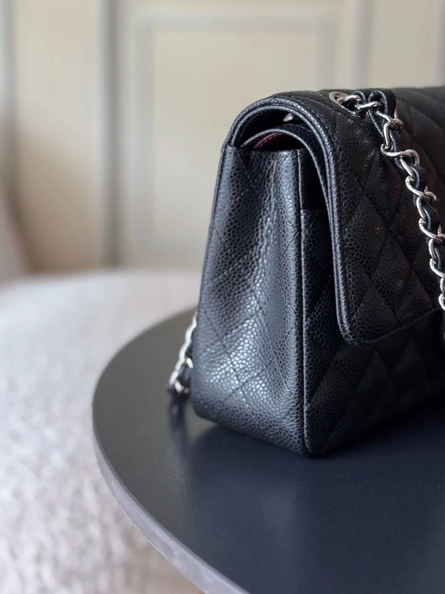 Chanel 深蓝色牛皮菱格链条包 金扣