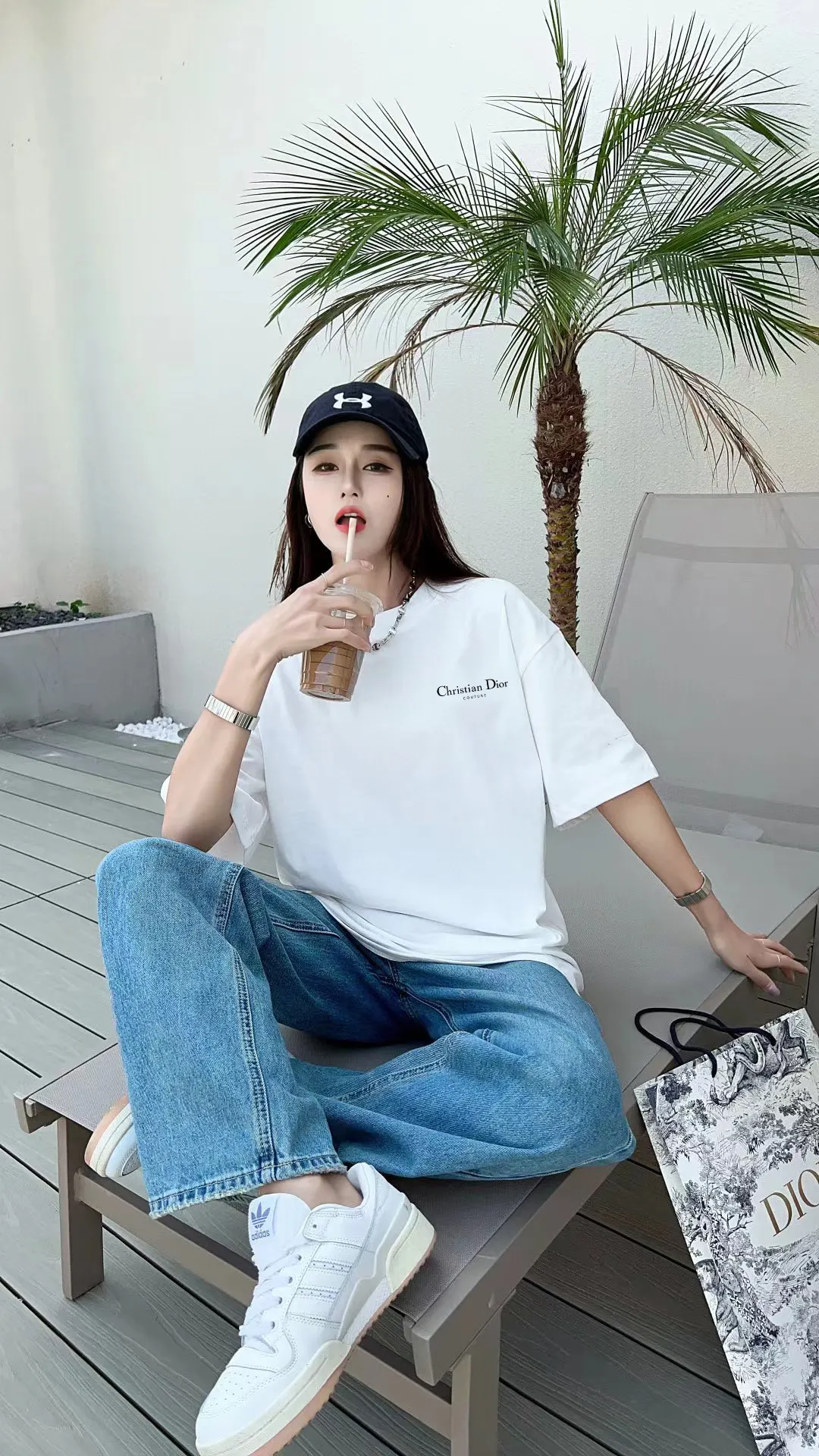 Dior 白色小标短袖T恤 简约休閒