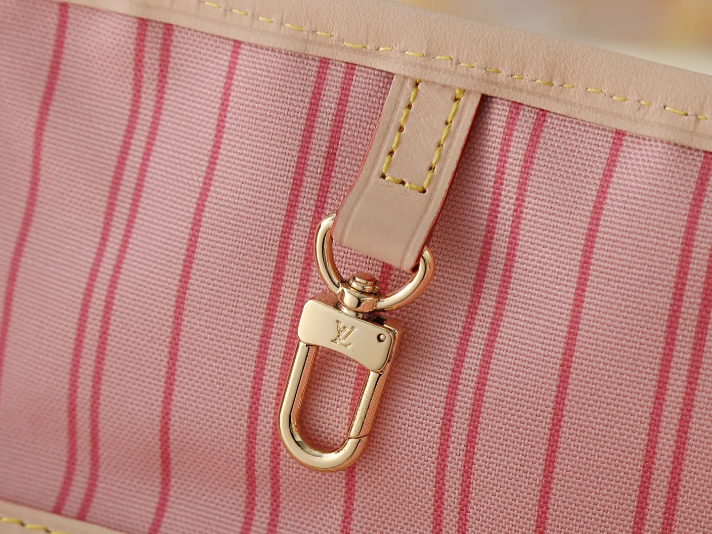 Neverfull 老花 帆布 手拿包 精致手拿款