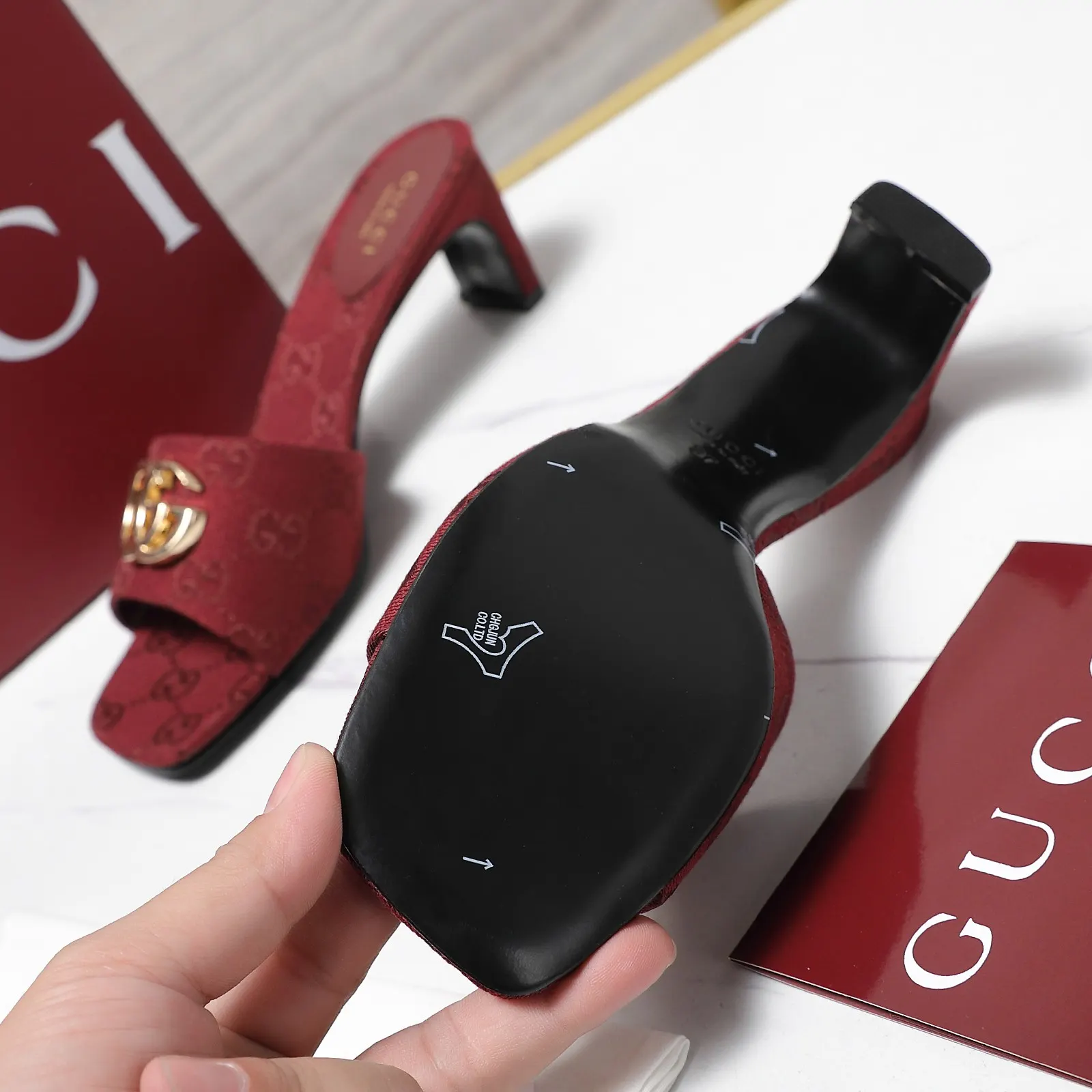 Gucci 拖鞋 轻便舒适