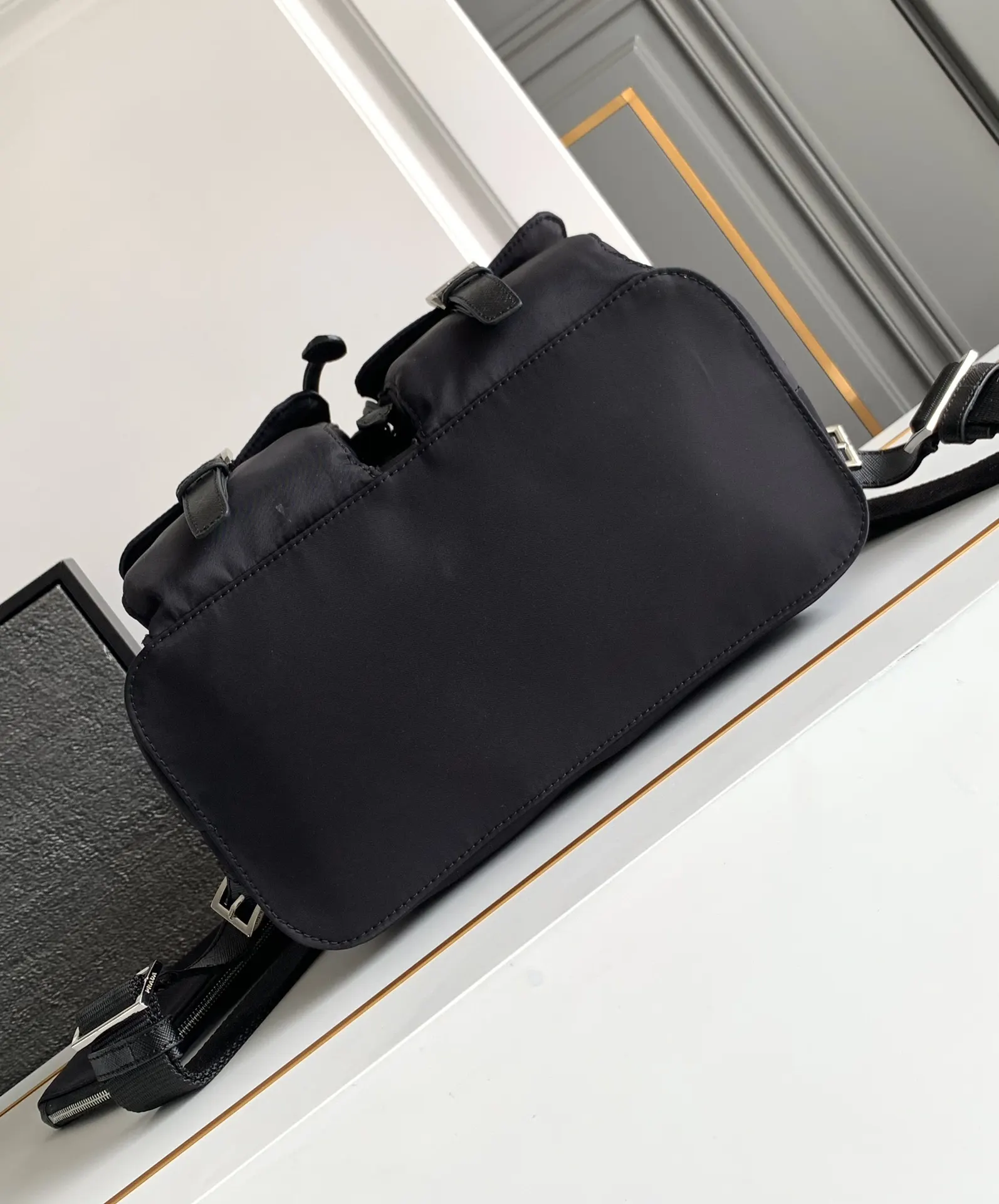尼龍 尼龍采用精致Saffiano 雙肩包 实用雙肩款
