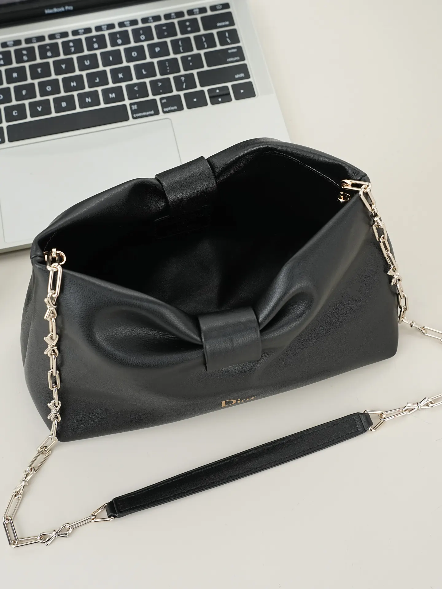 Dior 金色 羊皮 中号款式 可肩背或手拿 链条包 精致链条款