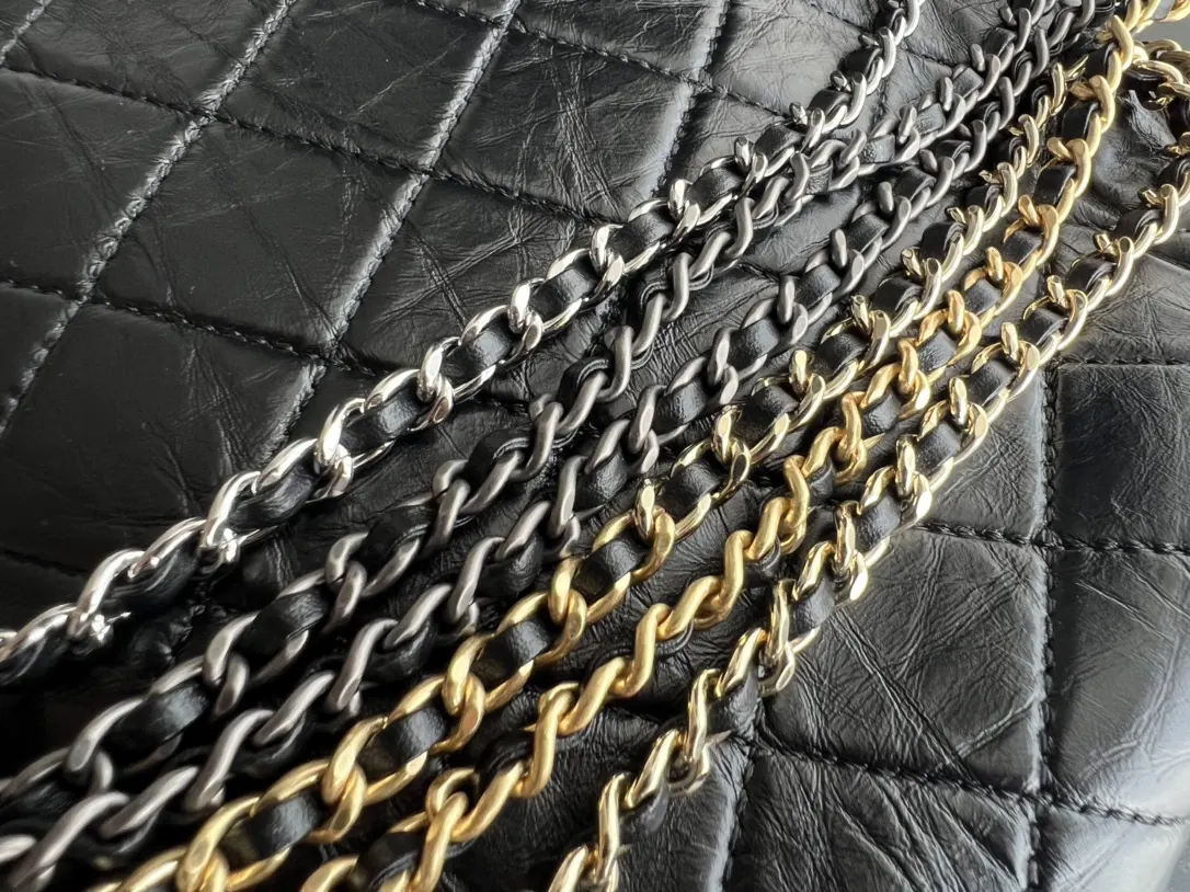 Chanel Oil Wax Sheepskin Flap Chain Bag One Shoulder Cross Image 6 Chanel Oil Wax Sheepskin Flap Chain Bag One Shoulder Cross Image 6