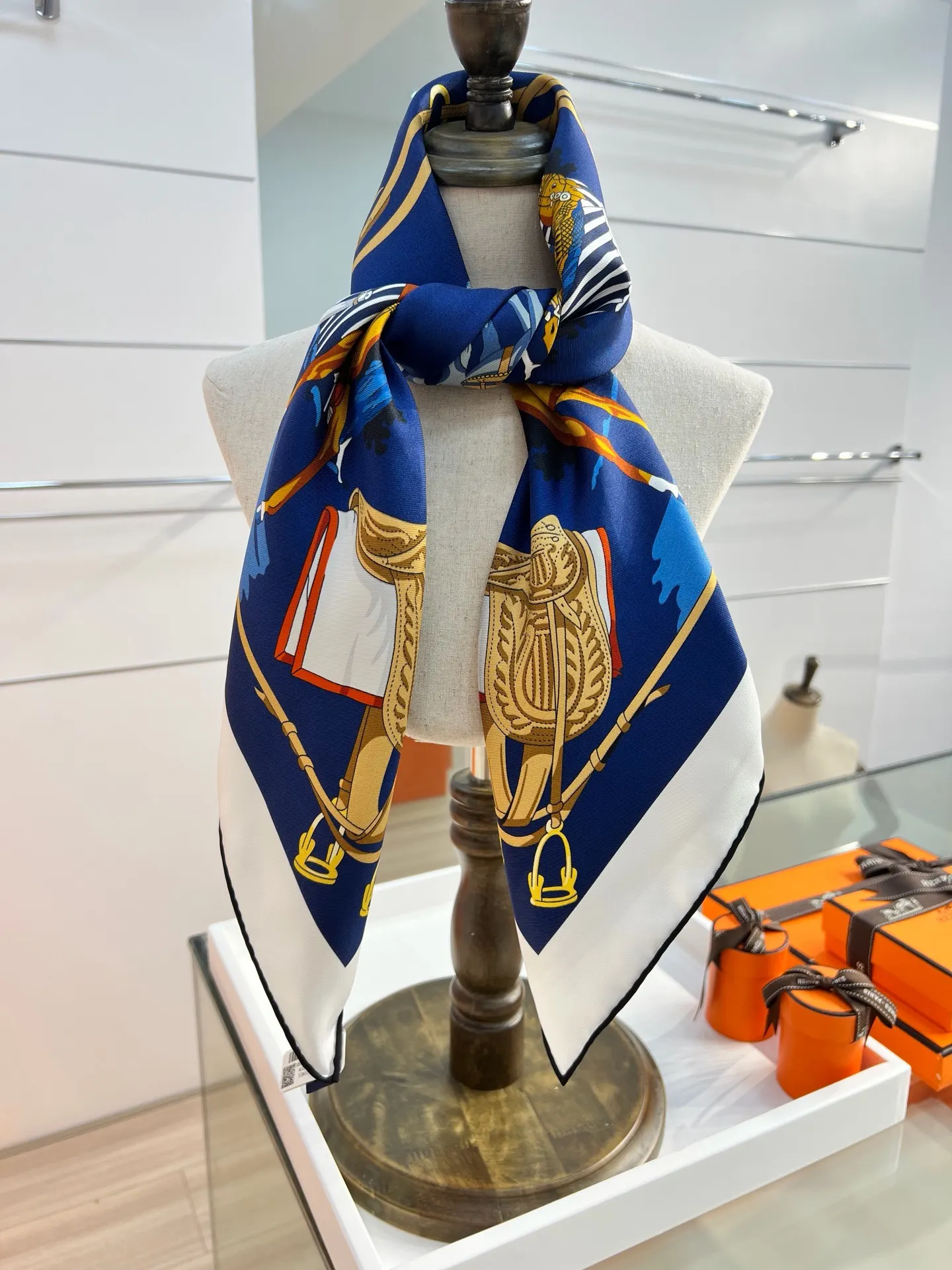 Hermès 丝巾 精致配饰