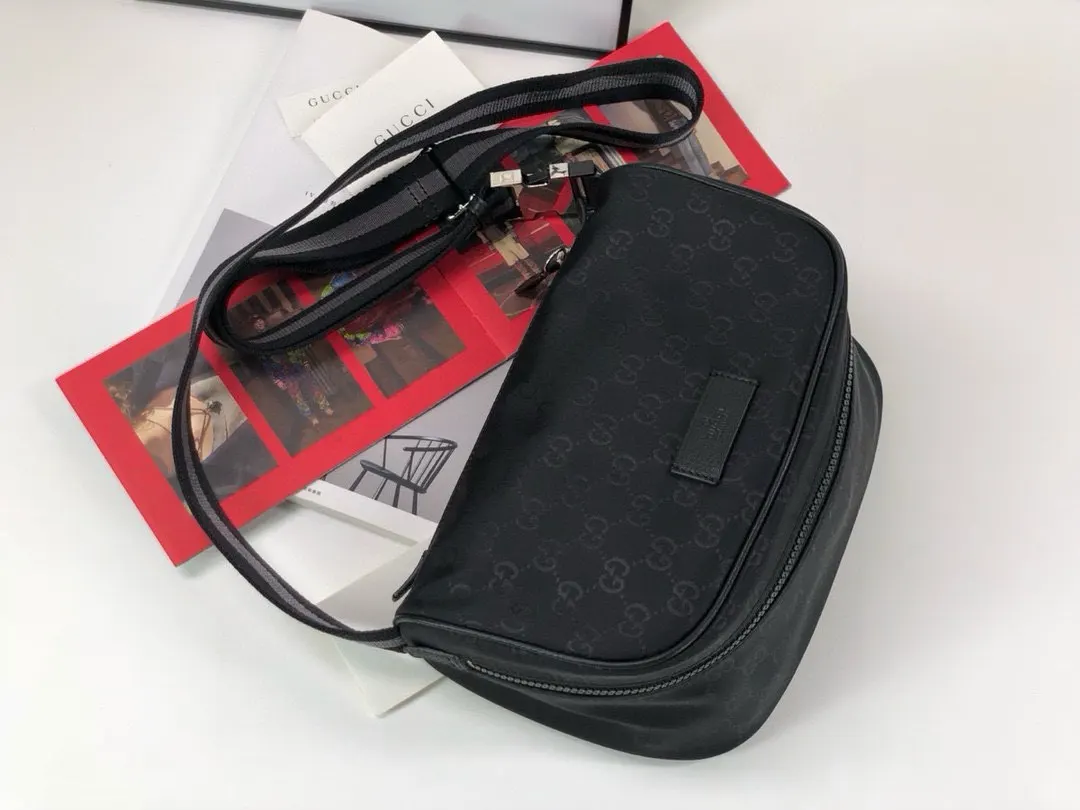 Gucci 腰包 休闲腰包款