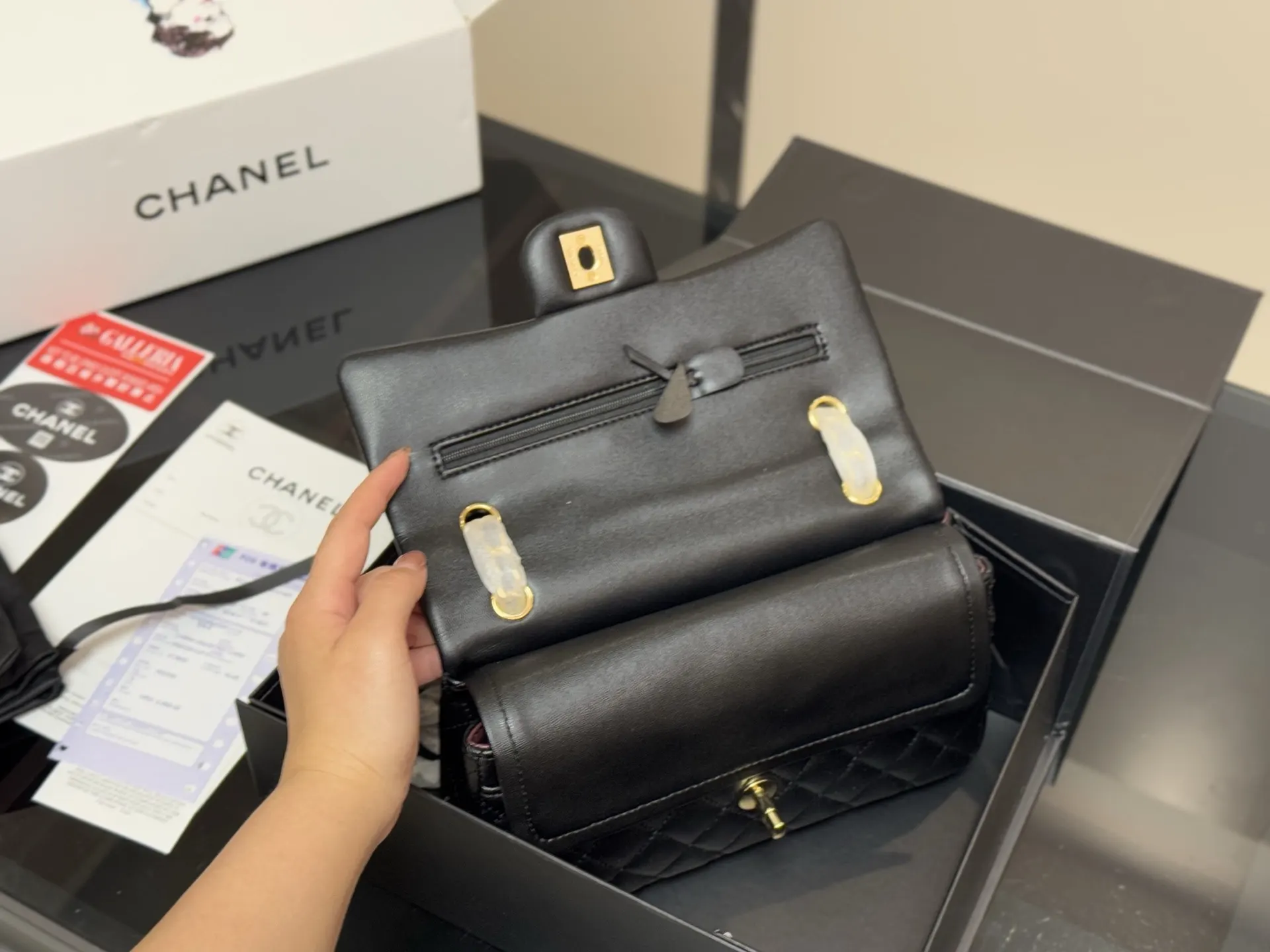 CHANEL 羊皮 cf我们一 斜挎包 轻便斜挎款