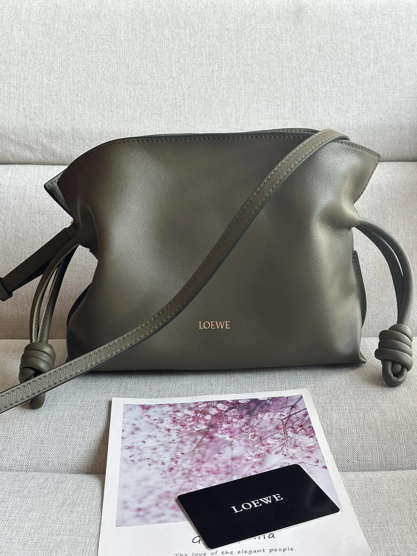 Loewe 金色 卡其 牛皮 手拿包 精致手拿款