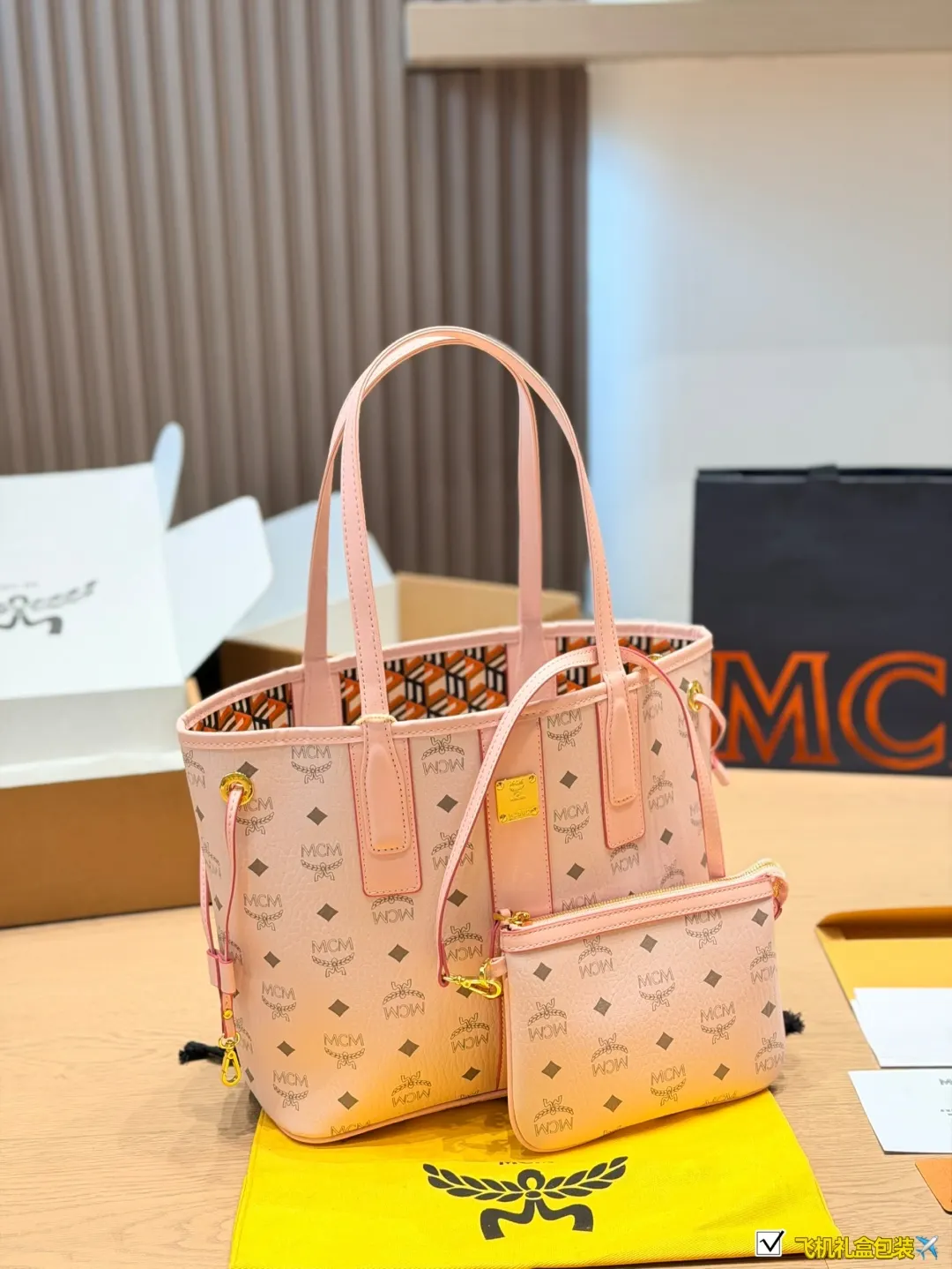 金色 MCM經典子母托特包 干邑色Vise 大容量托特款(數字9) 金色 MCM經典子母托特包 干邑色Vise 大容量托特款(數字9)