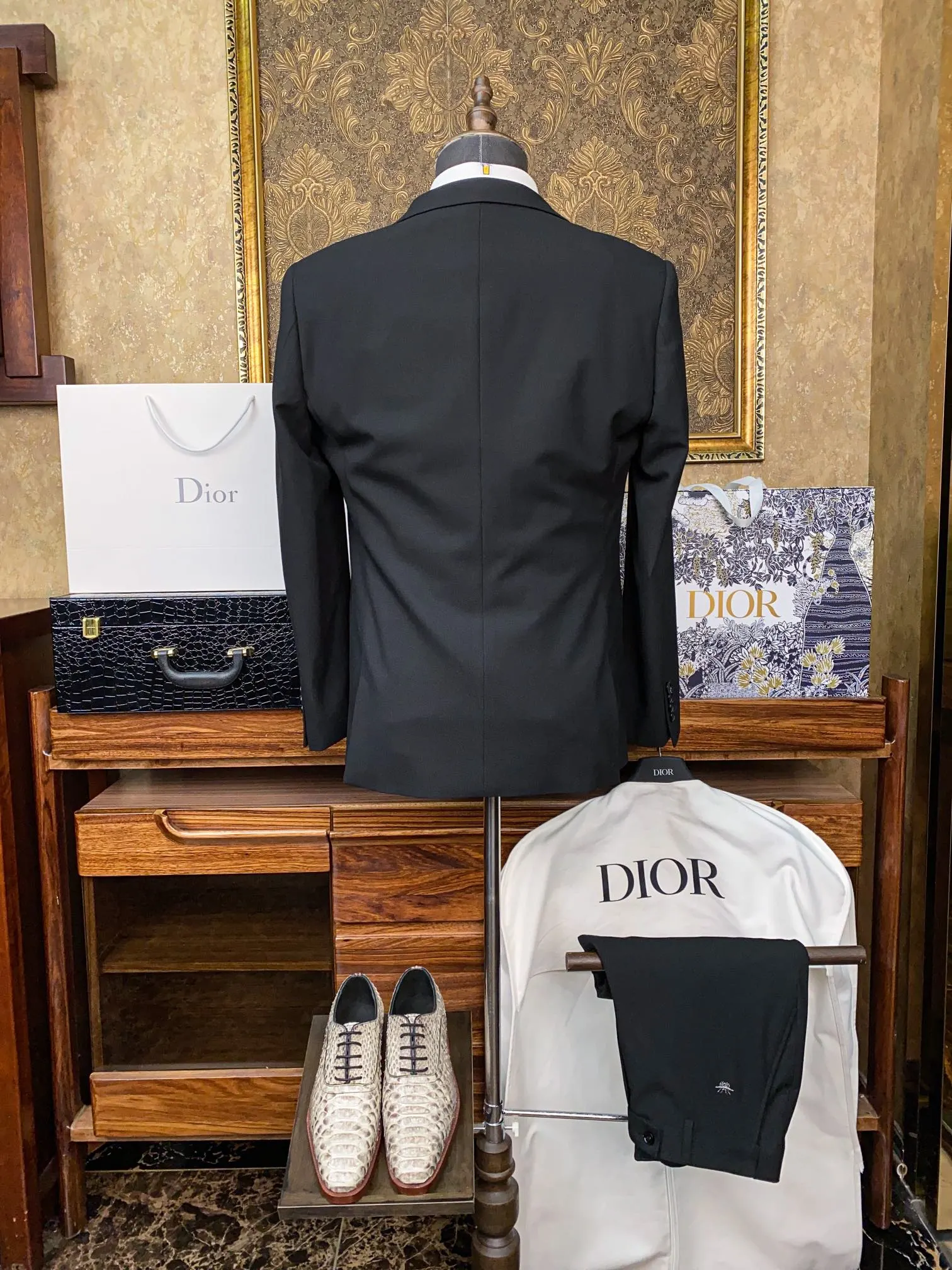 Dior 西裝外套 精緻穿搭(數字5) Dior 西裝外套 精緻穿搭(數字5)