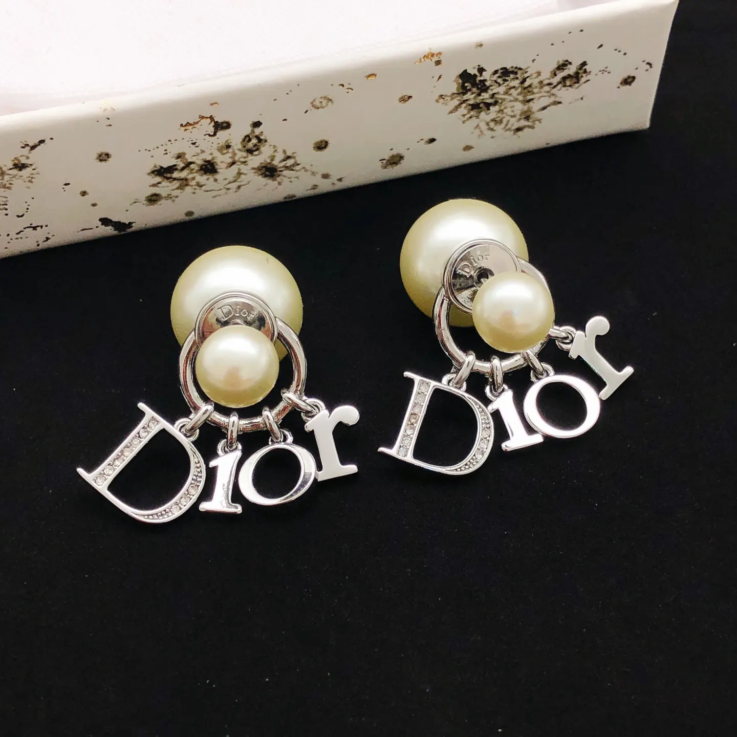 Dior 银色 珍珠 耳饰