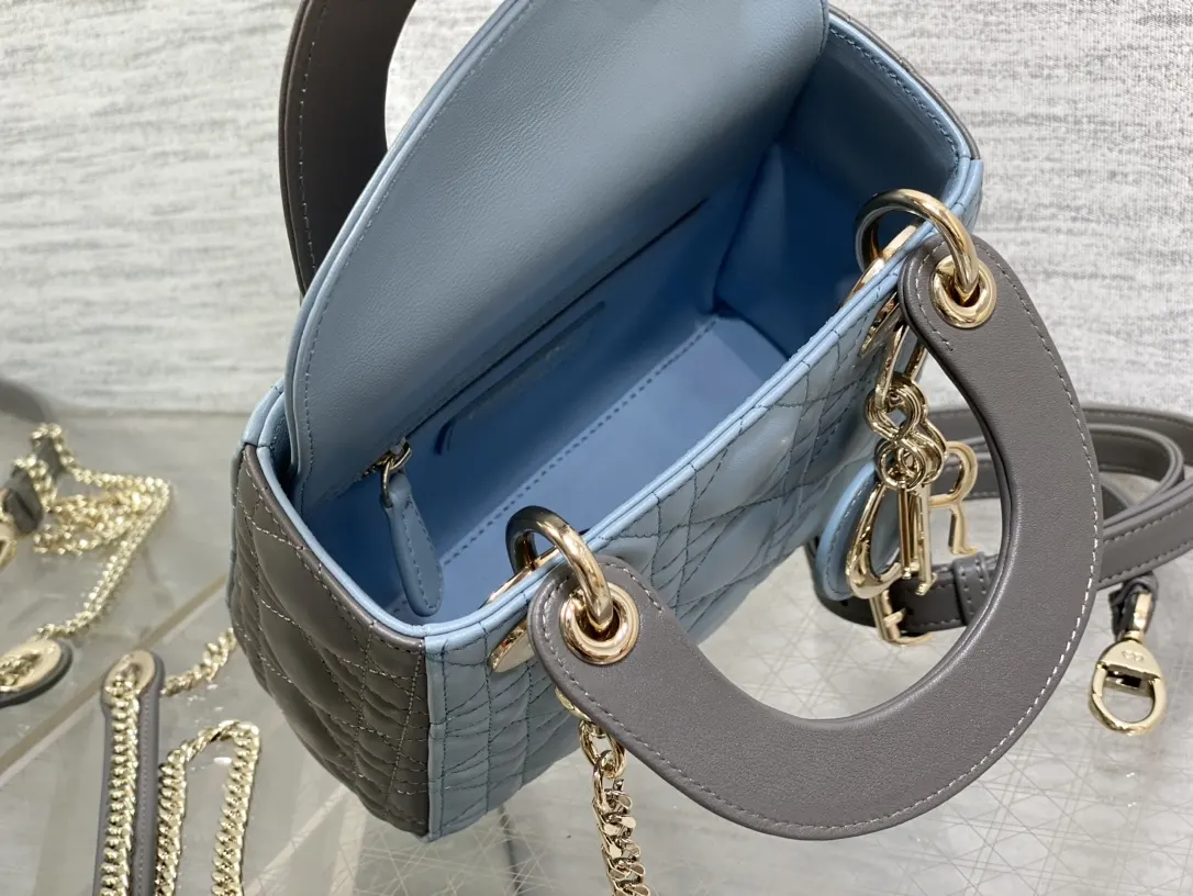 Crossbody Bag Lightweight Image 9 Crossbody Bag Lightweight Image 9