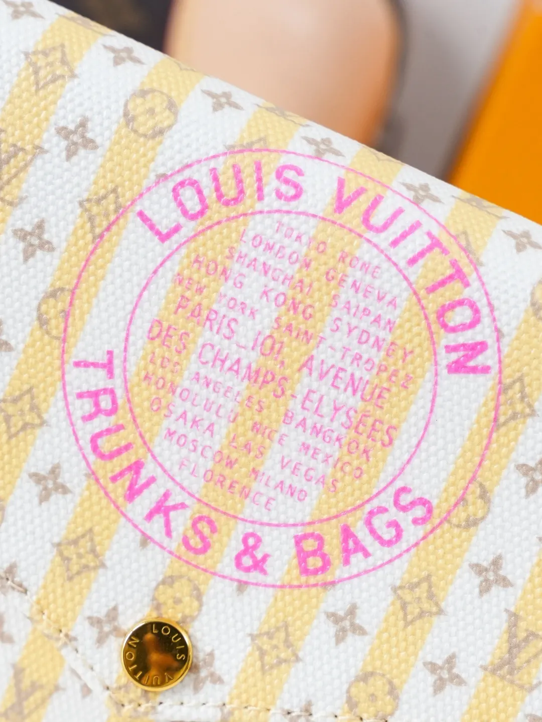 Louis Vuitton Gold Chain Bag Canvas