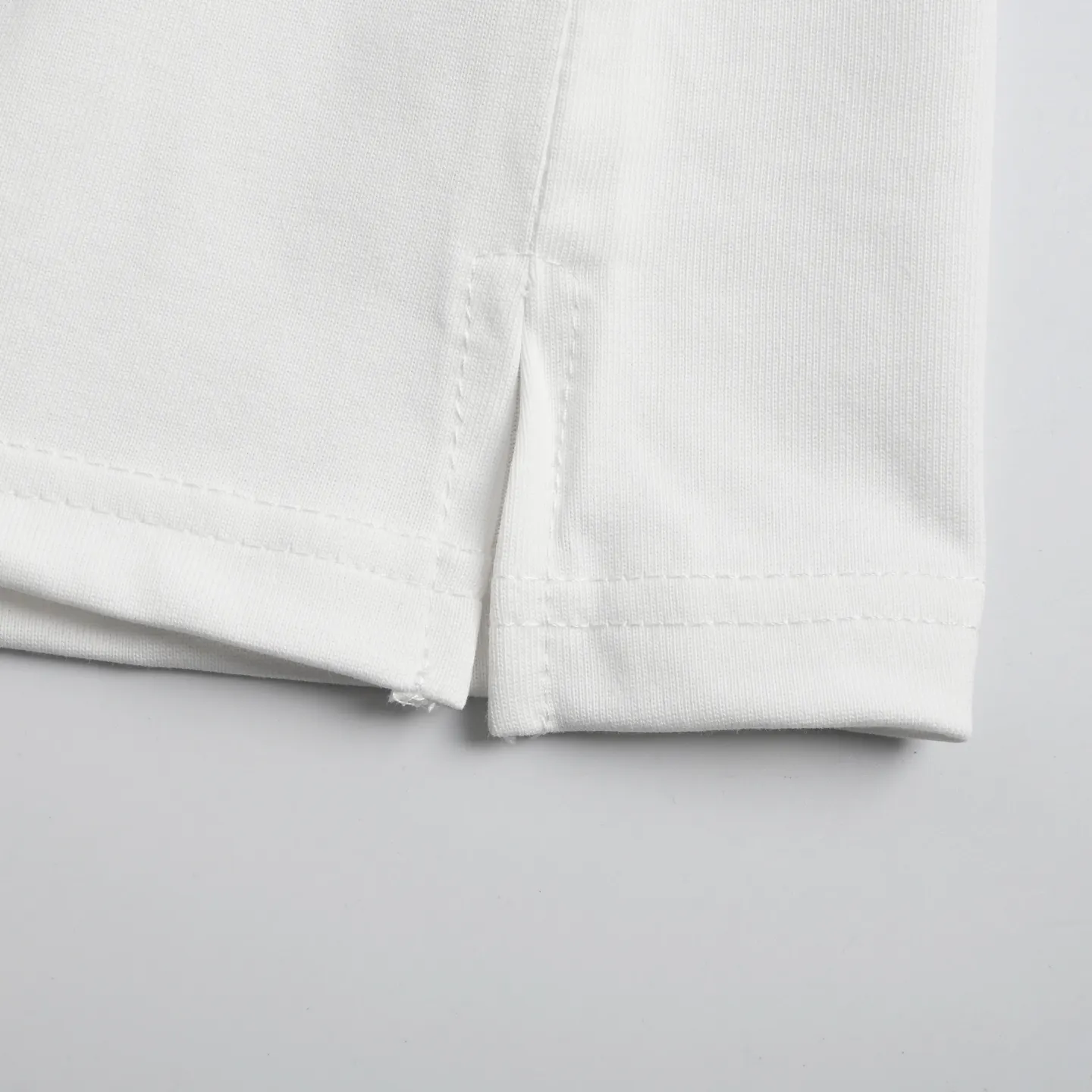 Miu Miu 25SS Embroidery Cotton Long Sleeve T-Shirt Daily Versatile Style Image 7 Miu Miu 25SS Embroidery Cotton Long Sleeve T-Shirt Daily Versatile Style Image 7