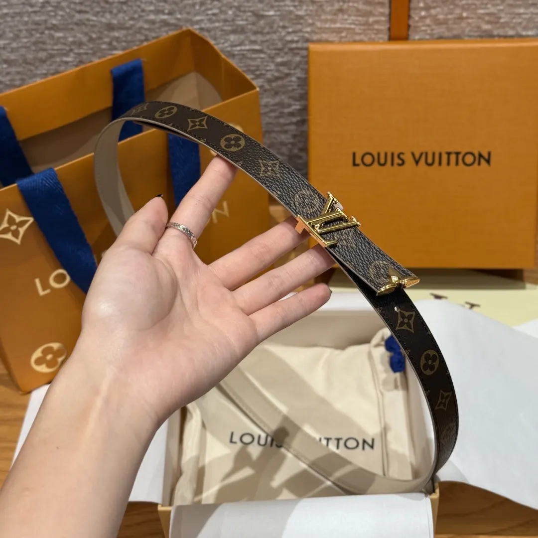 LV 銀色 雙面腰帶 商務休閒款(數字4) LV 銀色 雙面腰帶 商務休閒款(數字4)
